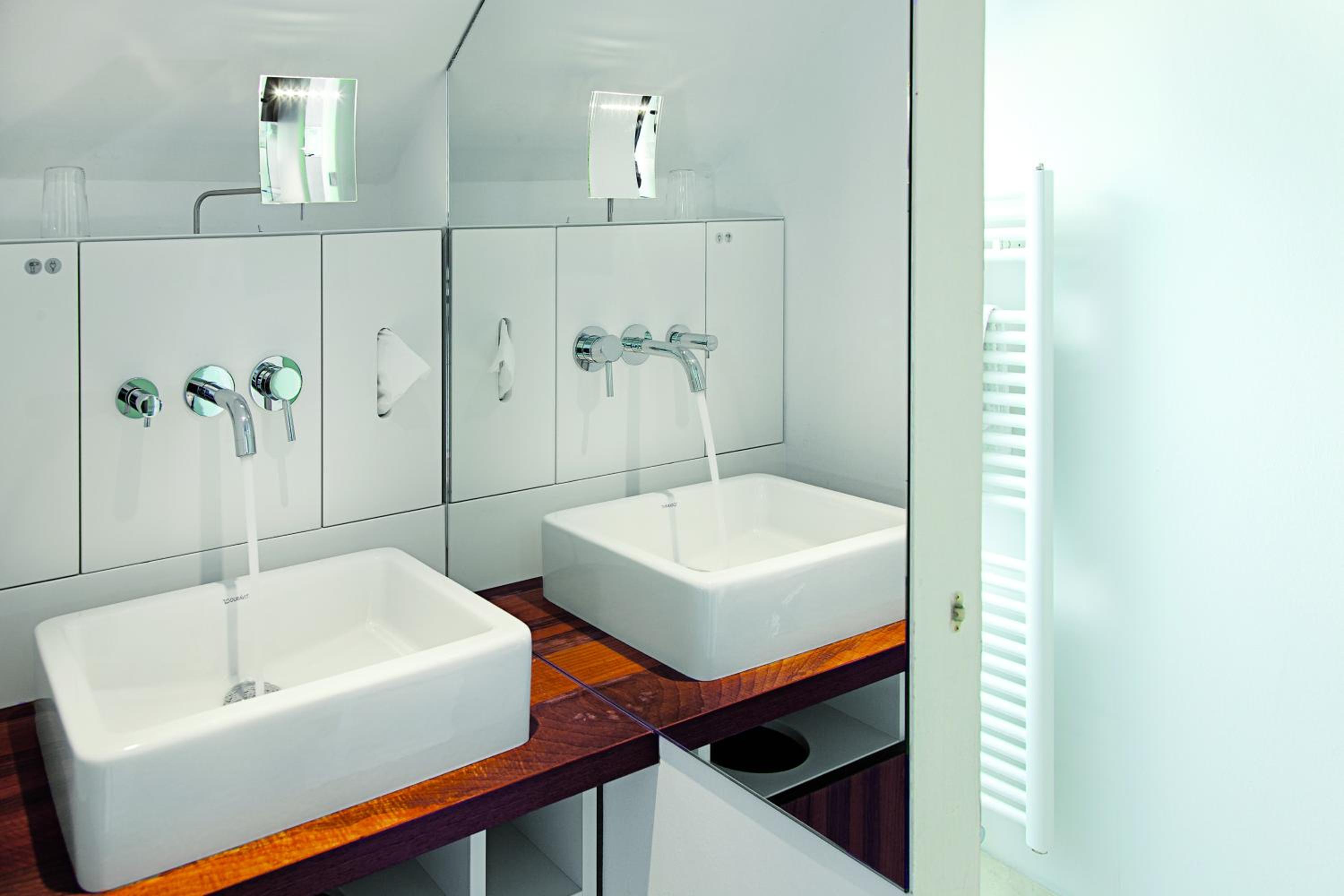 Economy Single Room with shower photo 2