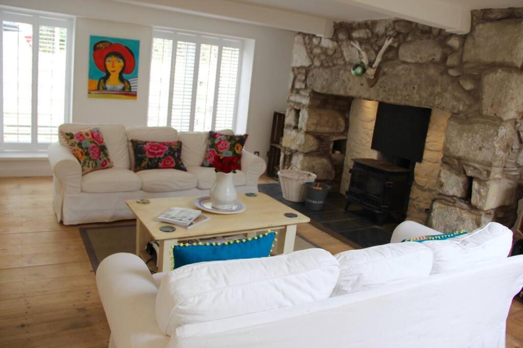Three-Bedroom House photo 2