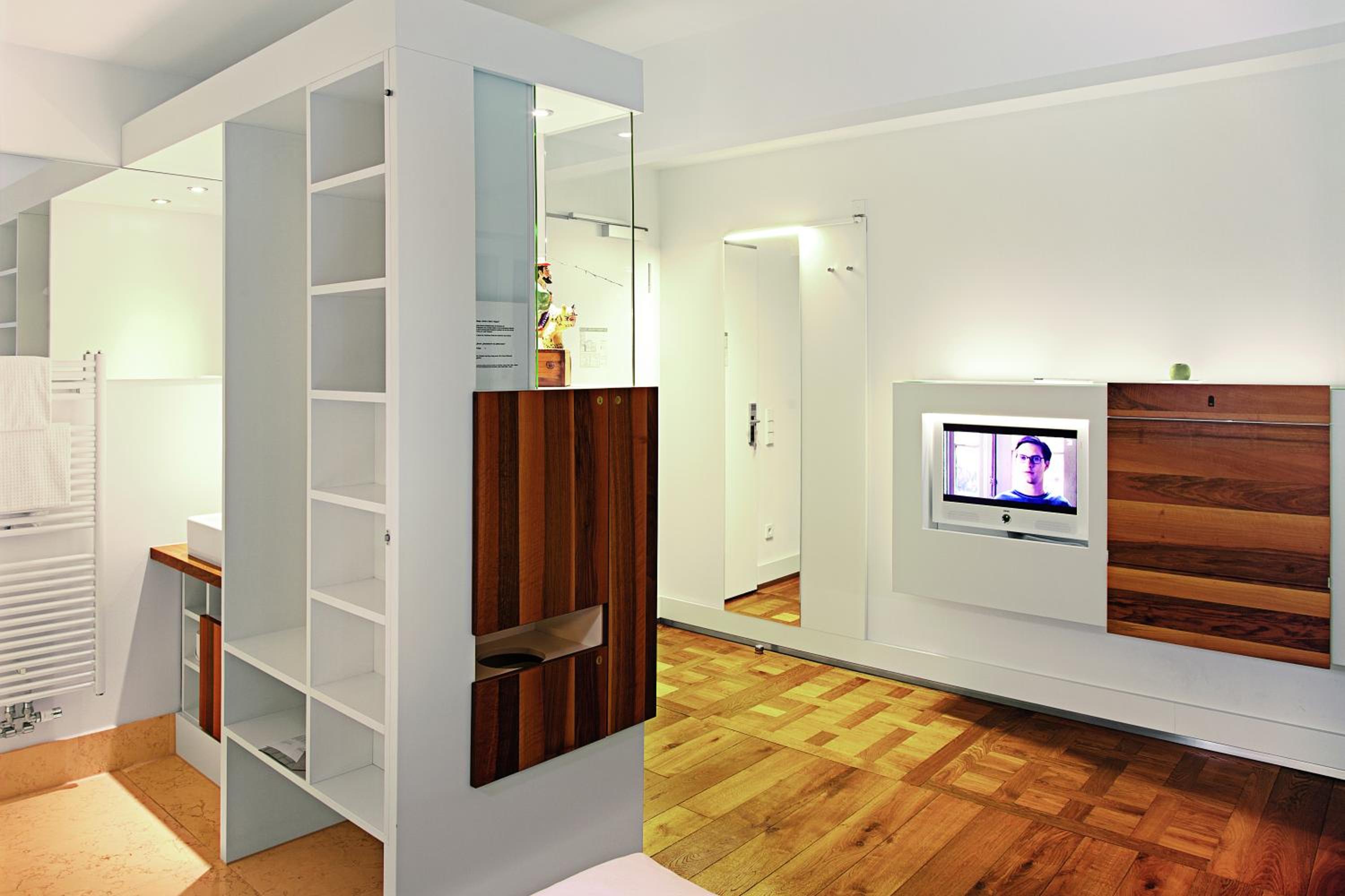 Standard Queen Room  - Photo 6