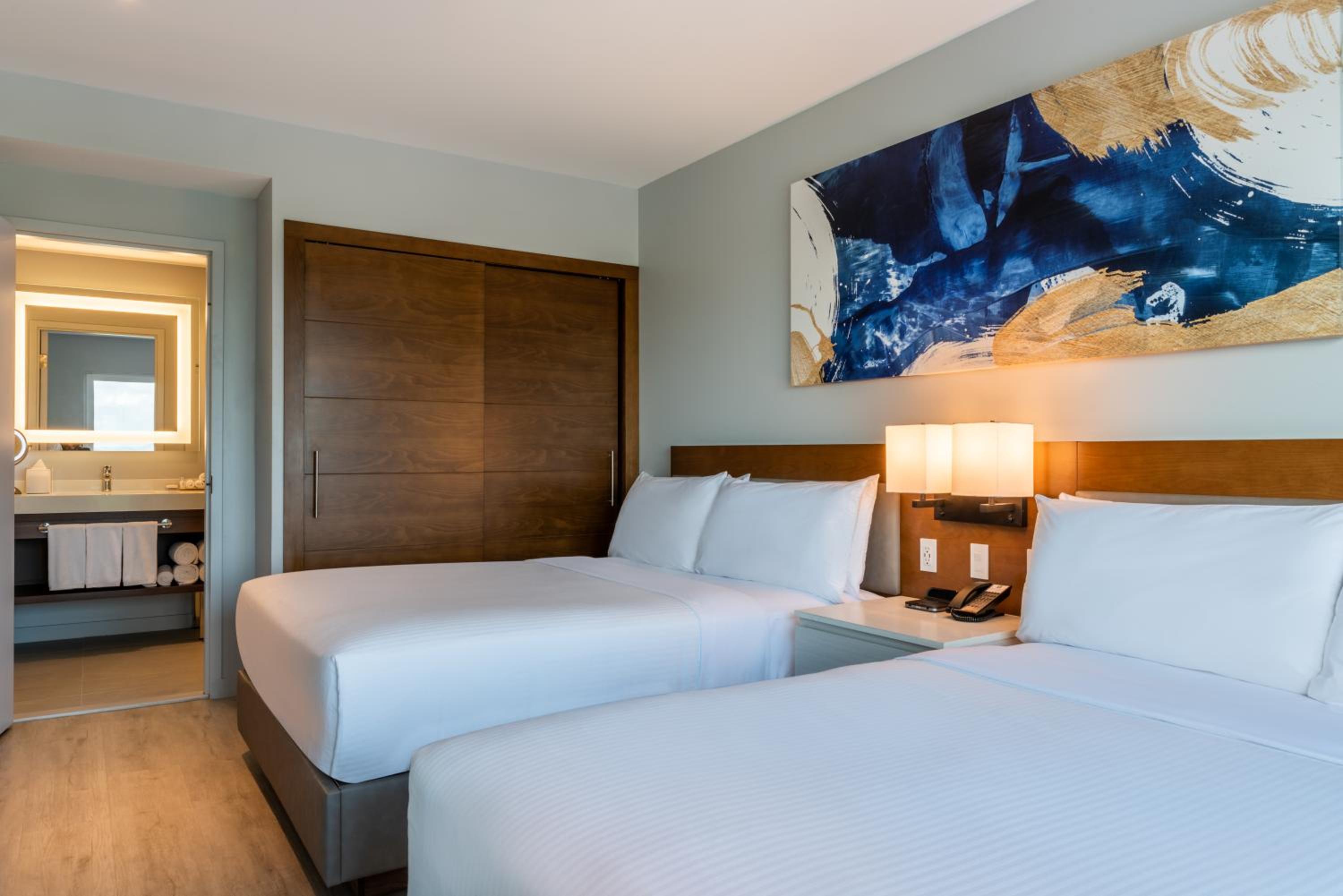 One Bedroom Suite with Two Queen Beds and Pool View  - Photo 5
