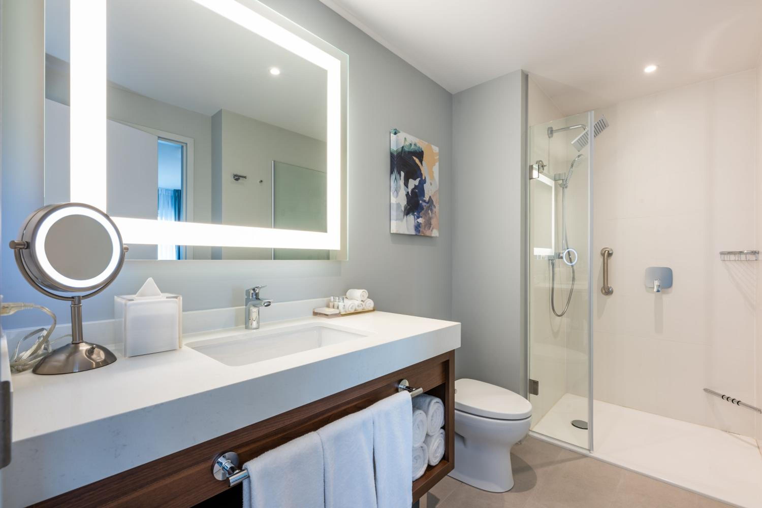 One Bedroom Suite with Two Queen Beds and Pool View  - Photo 2