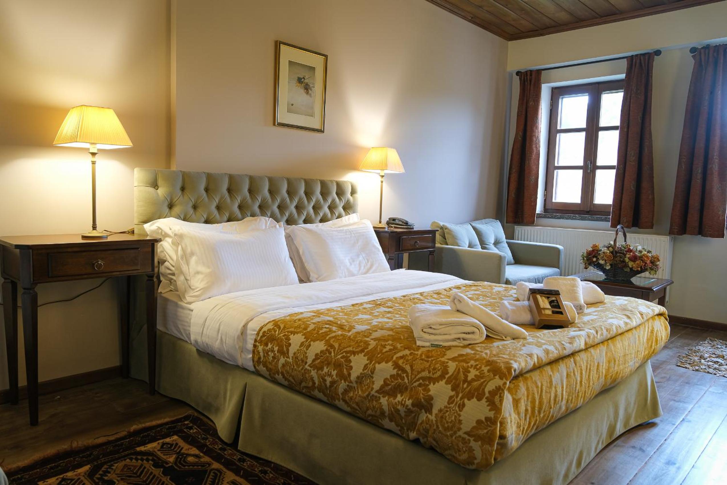 Deluxe Junior Suite - Photo 1