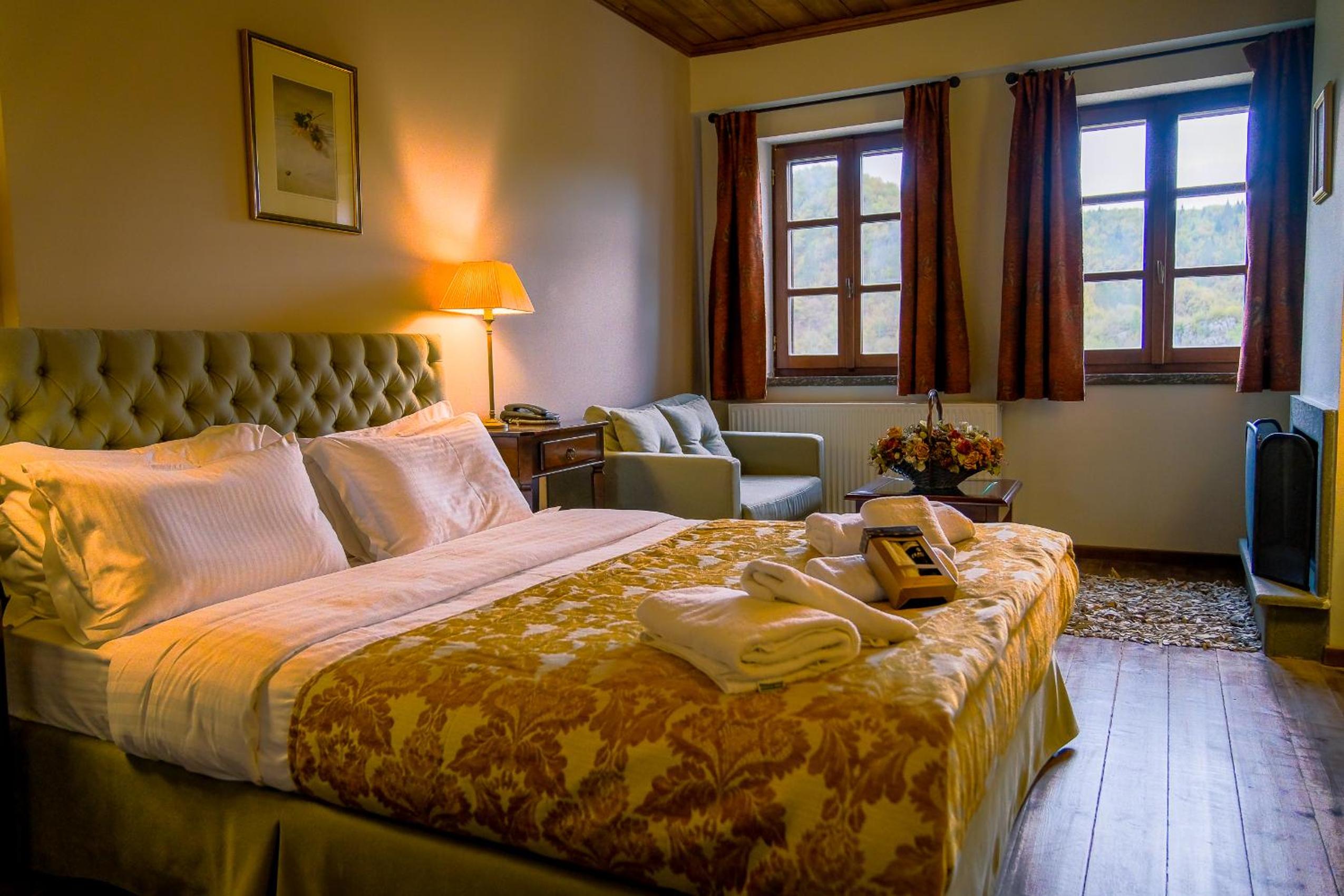 Deluxe Junior Suite - Photo 5