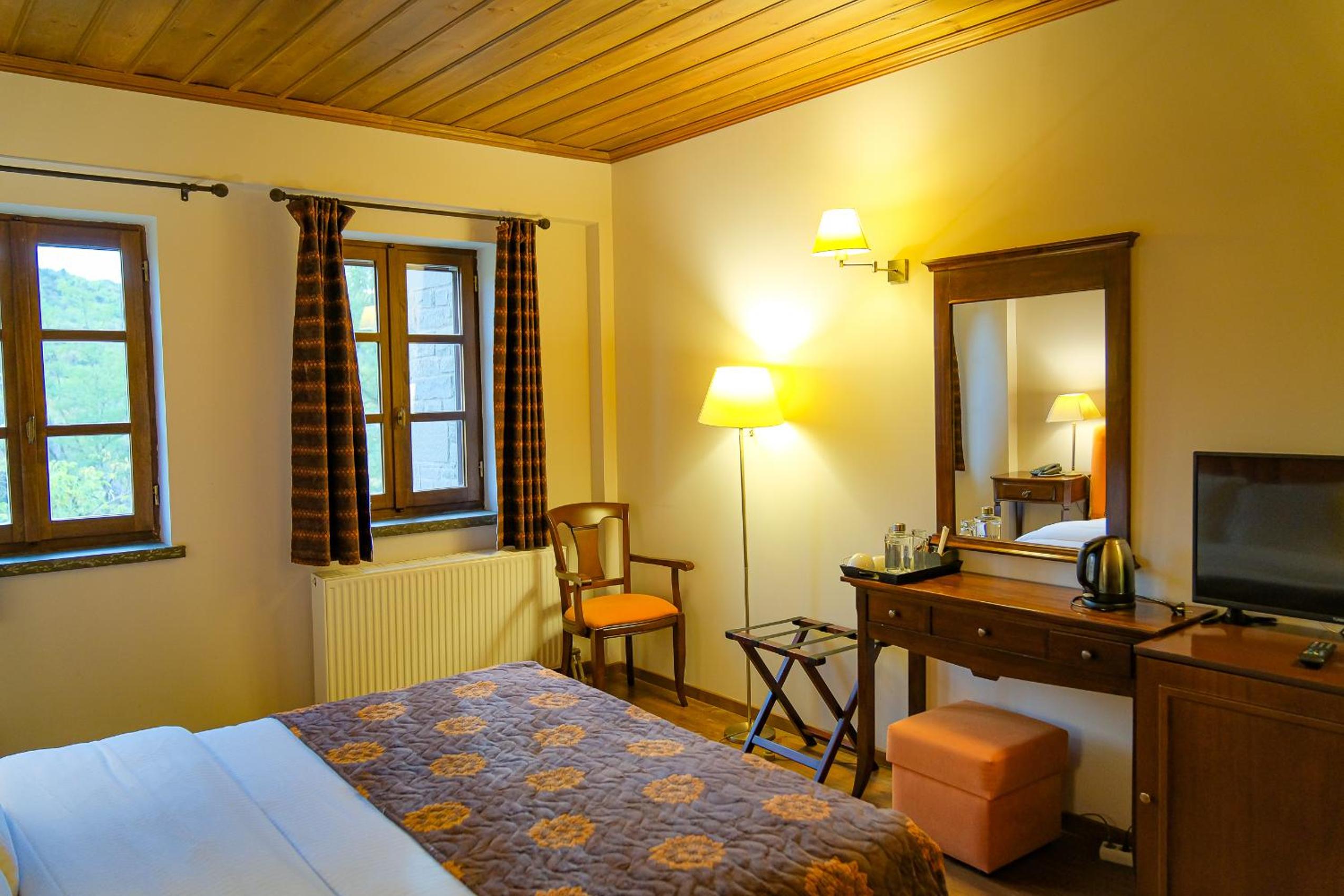 Junior Suite with Mountain View - Photo 12