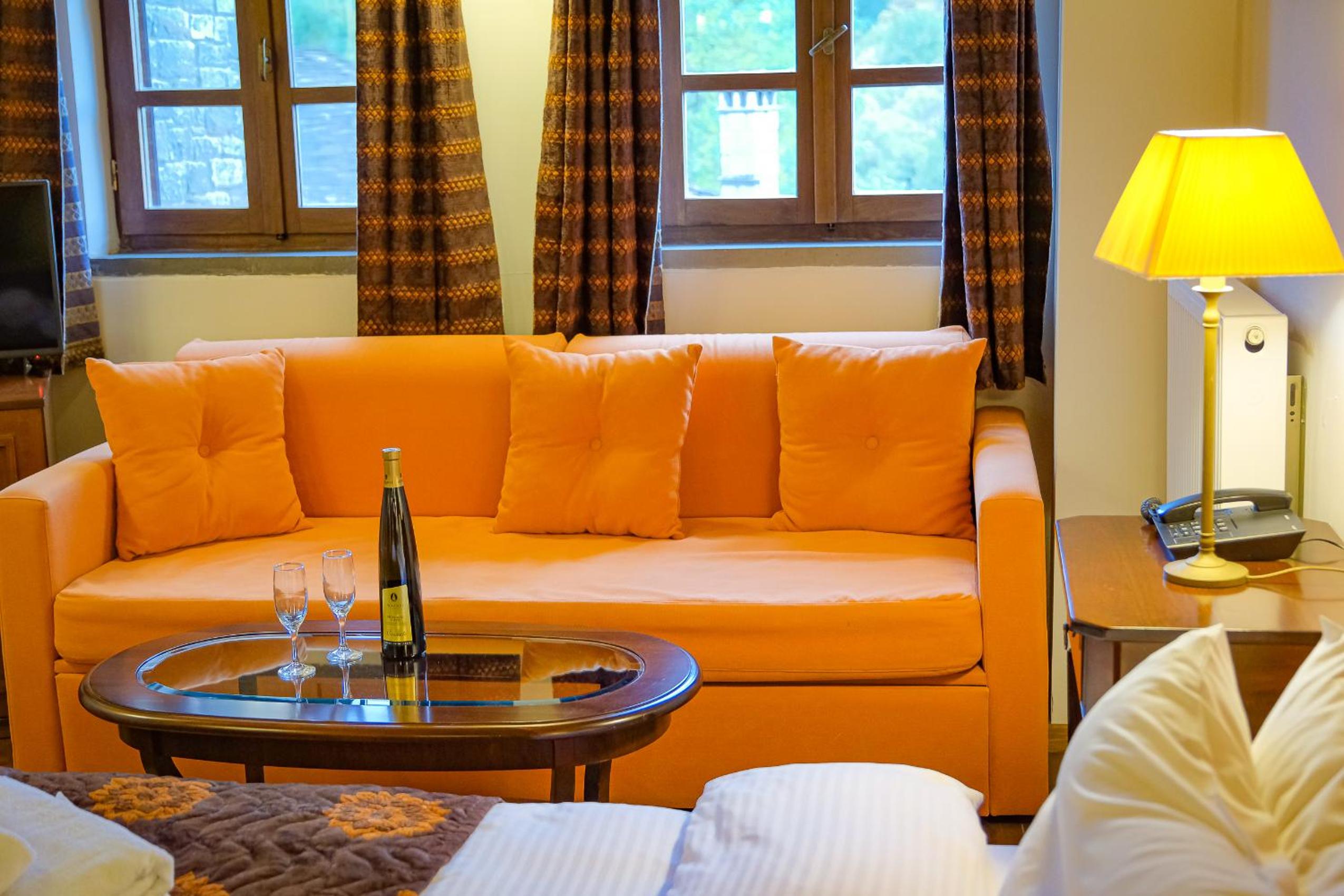 Junior Suite with Mountain View - Photo 10