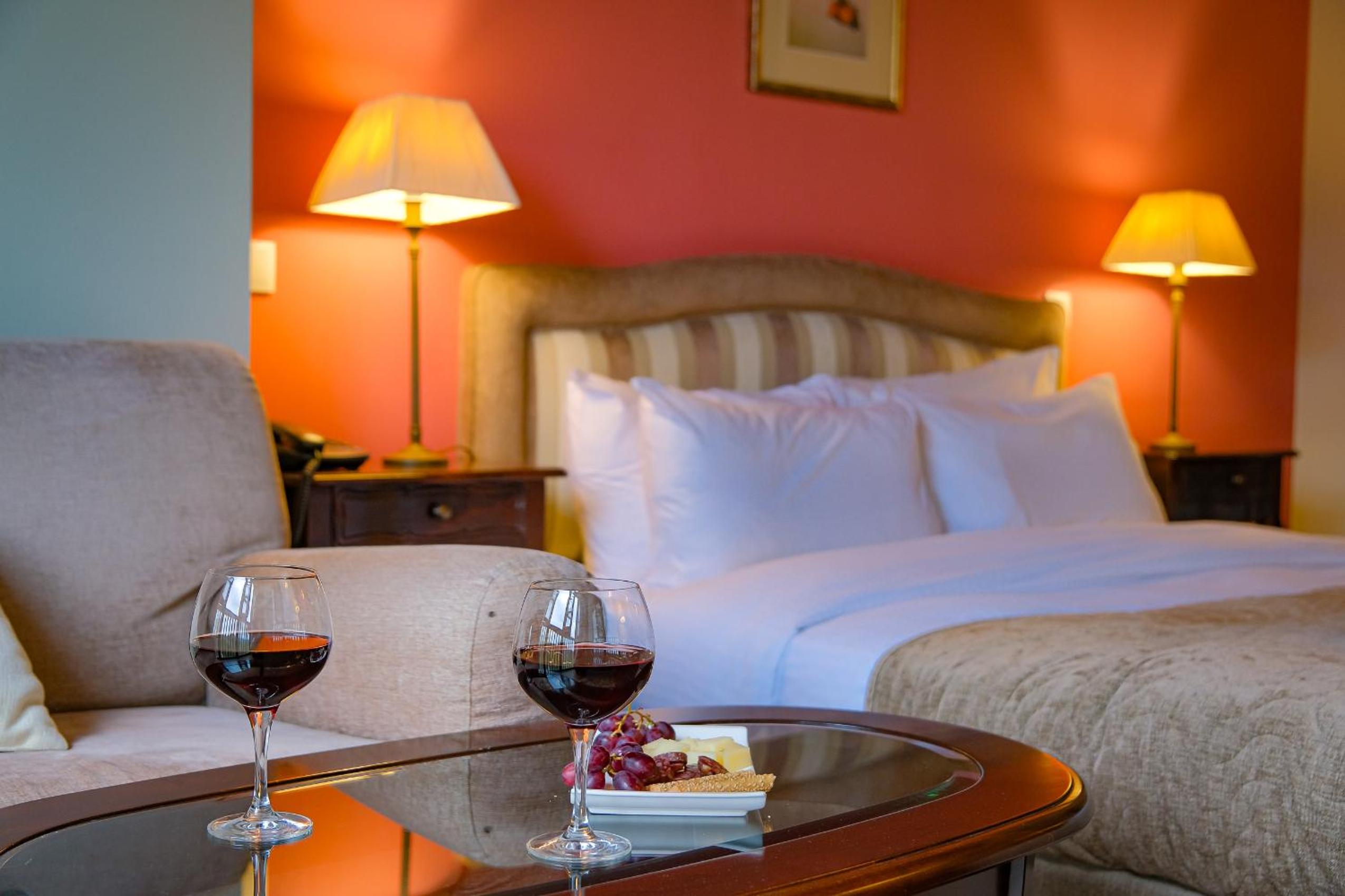 Suite with Mountain View - Photo 2
