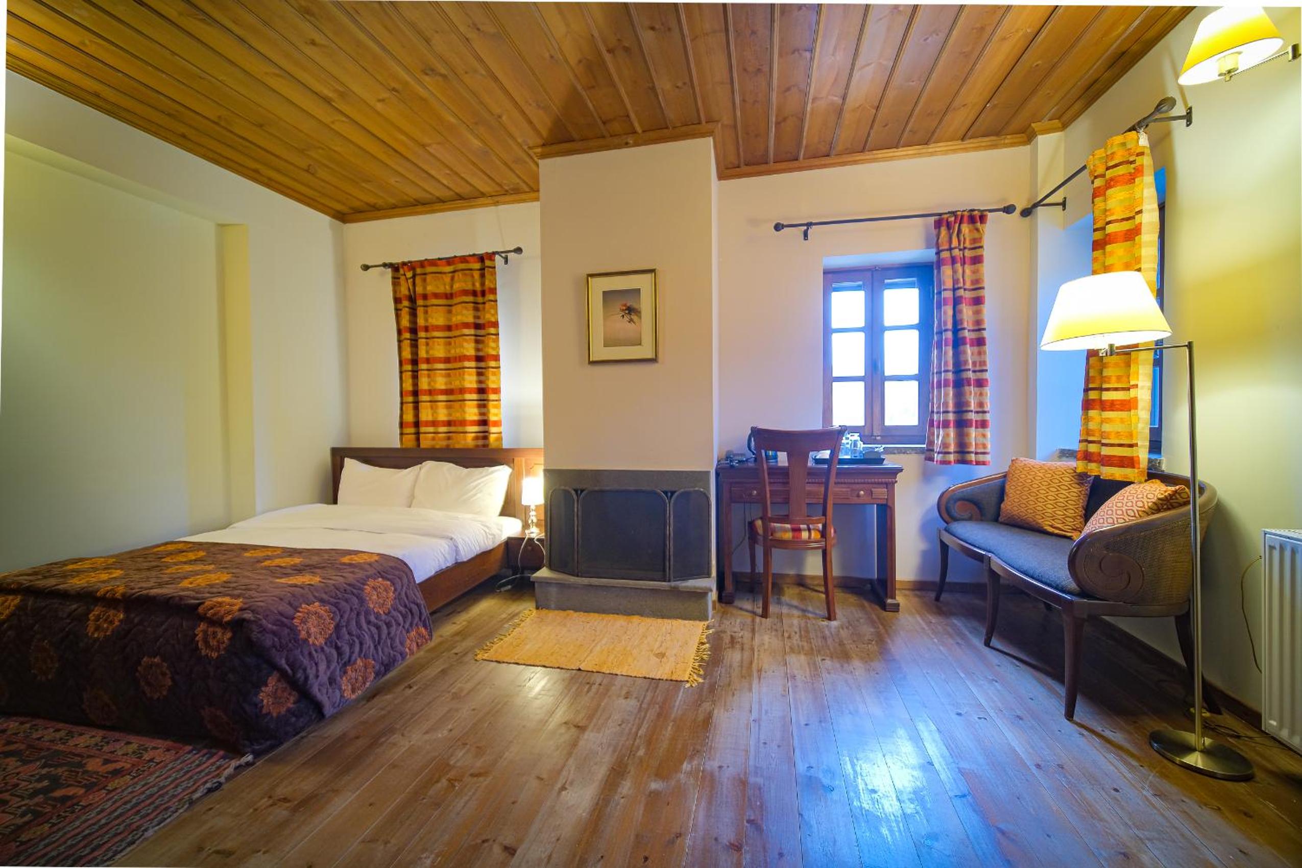 Deluxe Double Room - Photo 1