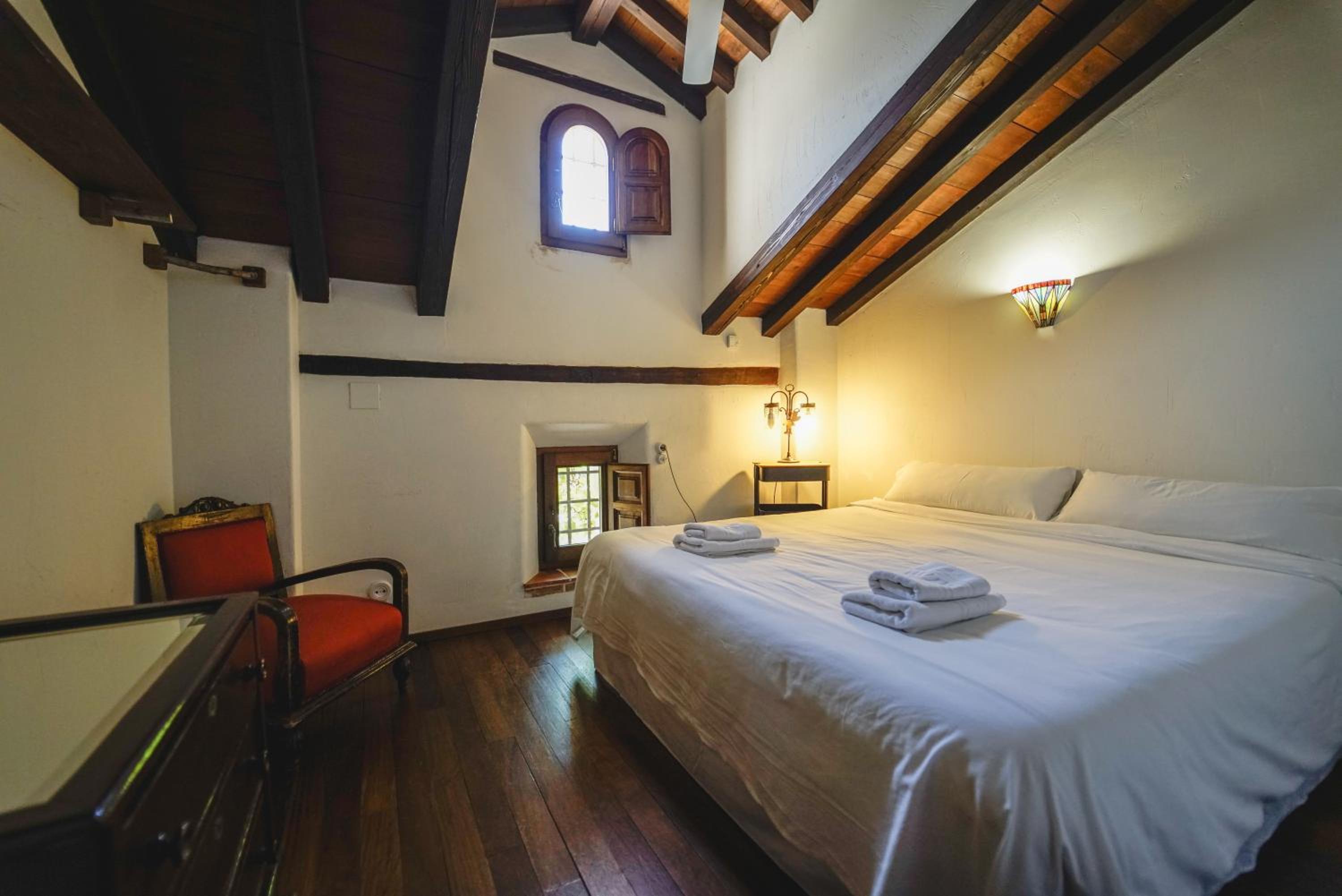 Deluxe Double or Twin Room - Photo 16