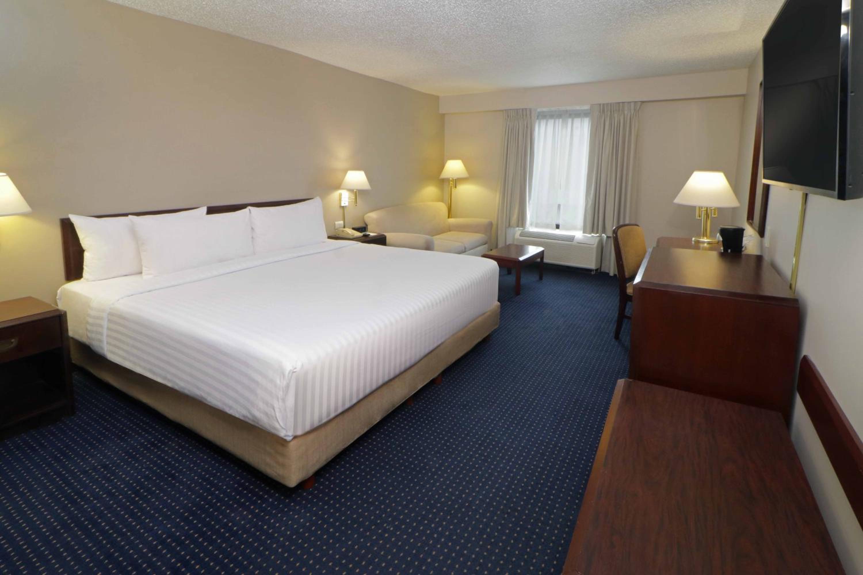 Business King Room - Non-Smoking - Photo 2