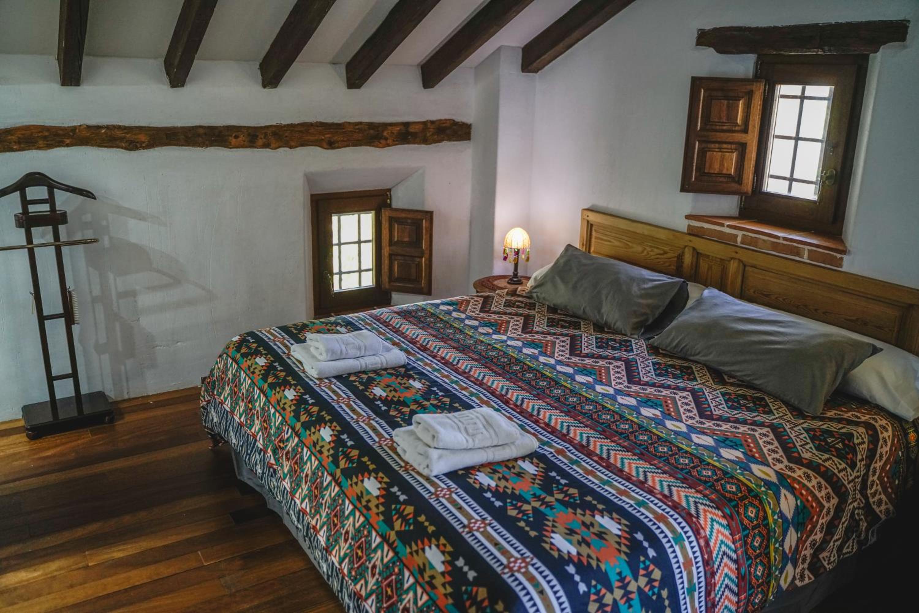 Deluxe Double Room with Balcony - Photo 9