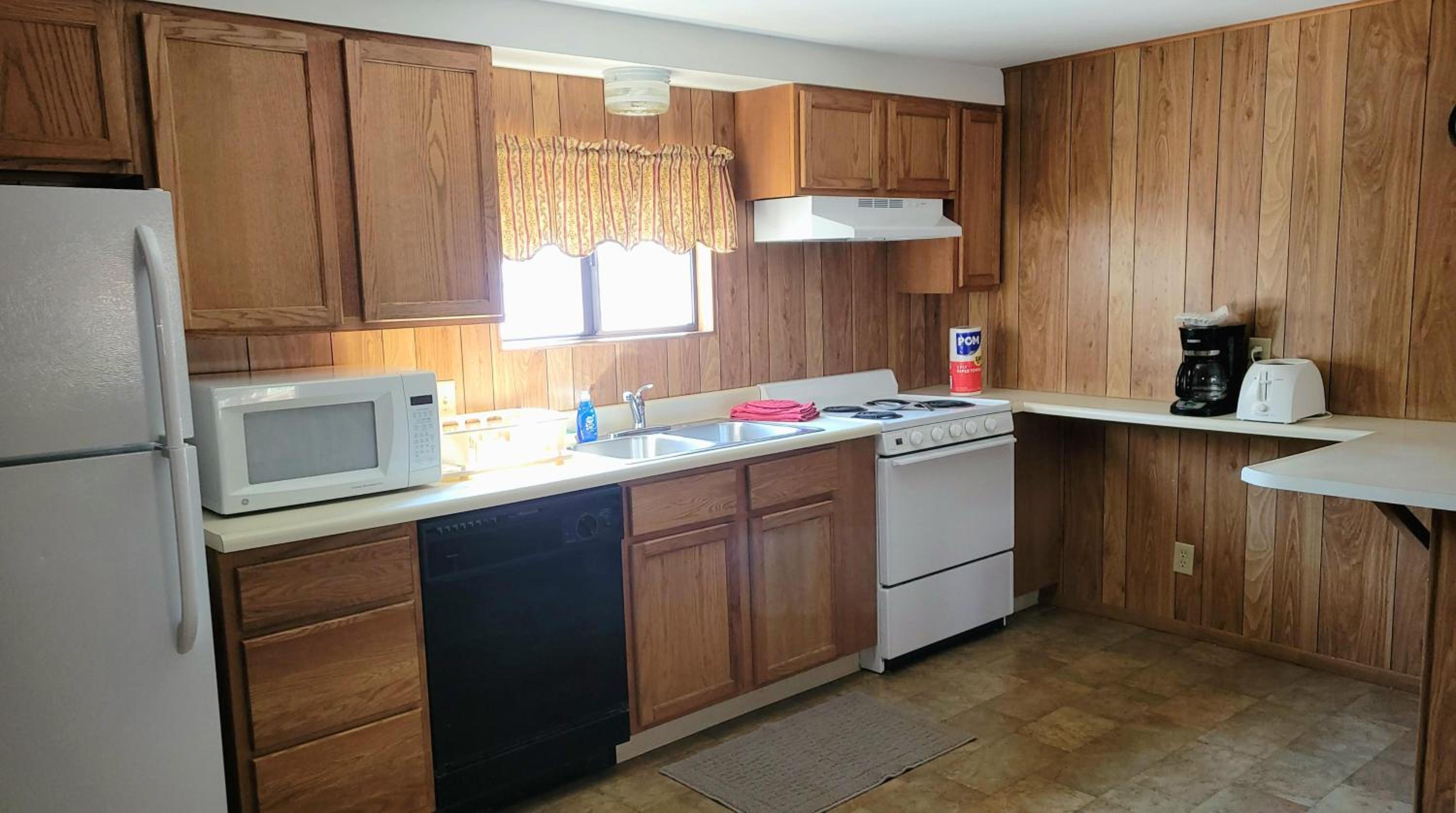 Three-Bedroom House photo 3