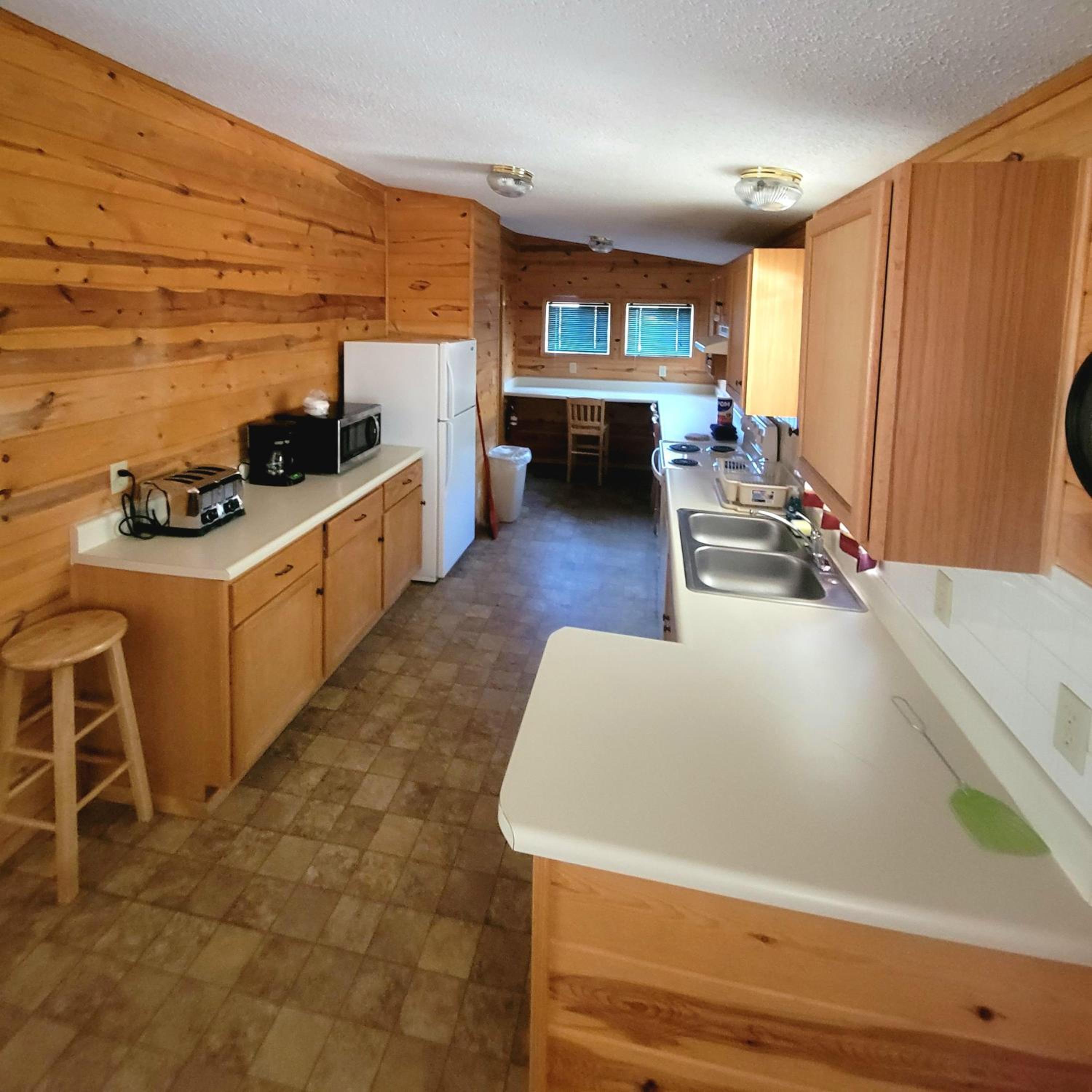 Five-Bedroom House photo 3