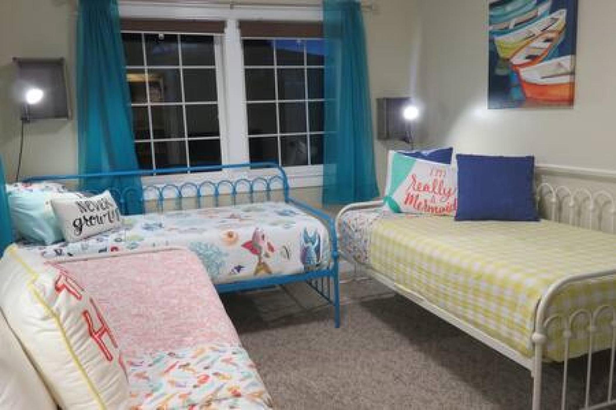 Four-Bedroom House photo 3