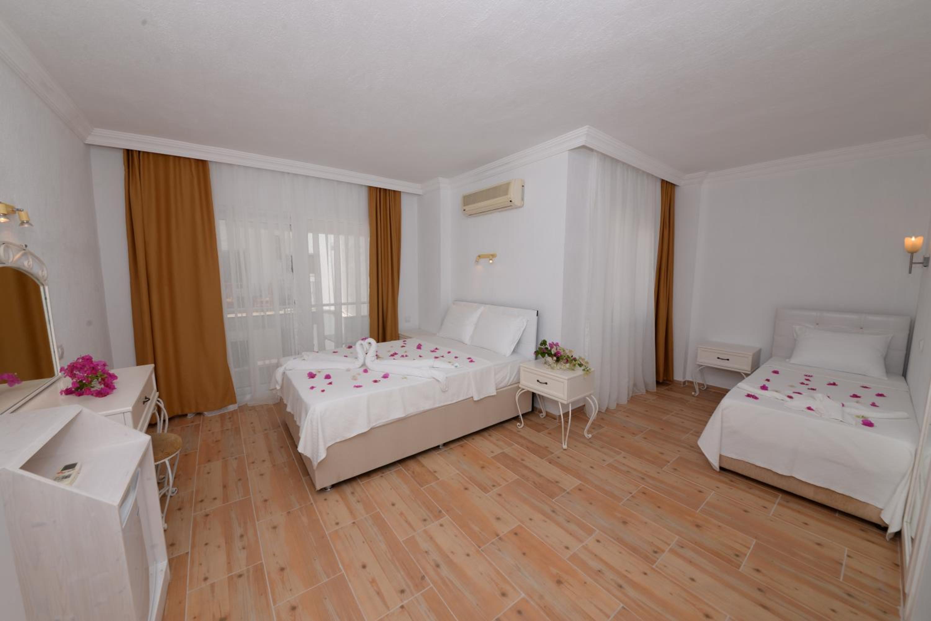 Family Suite with Balcony photo 1