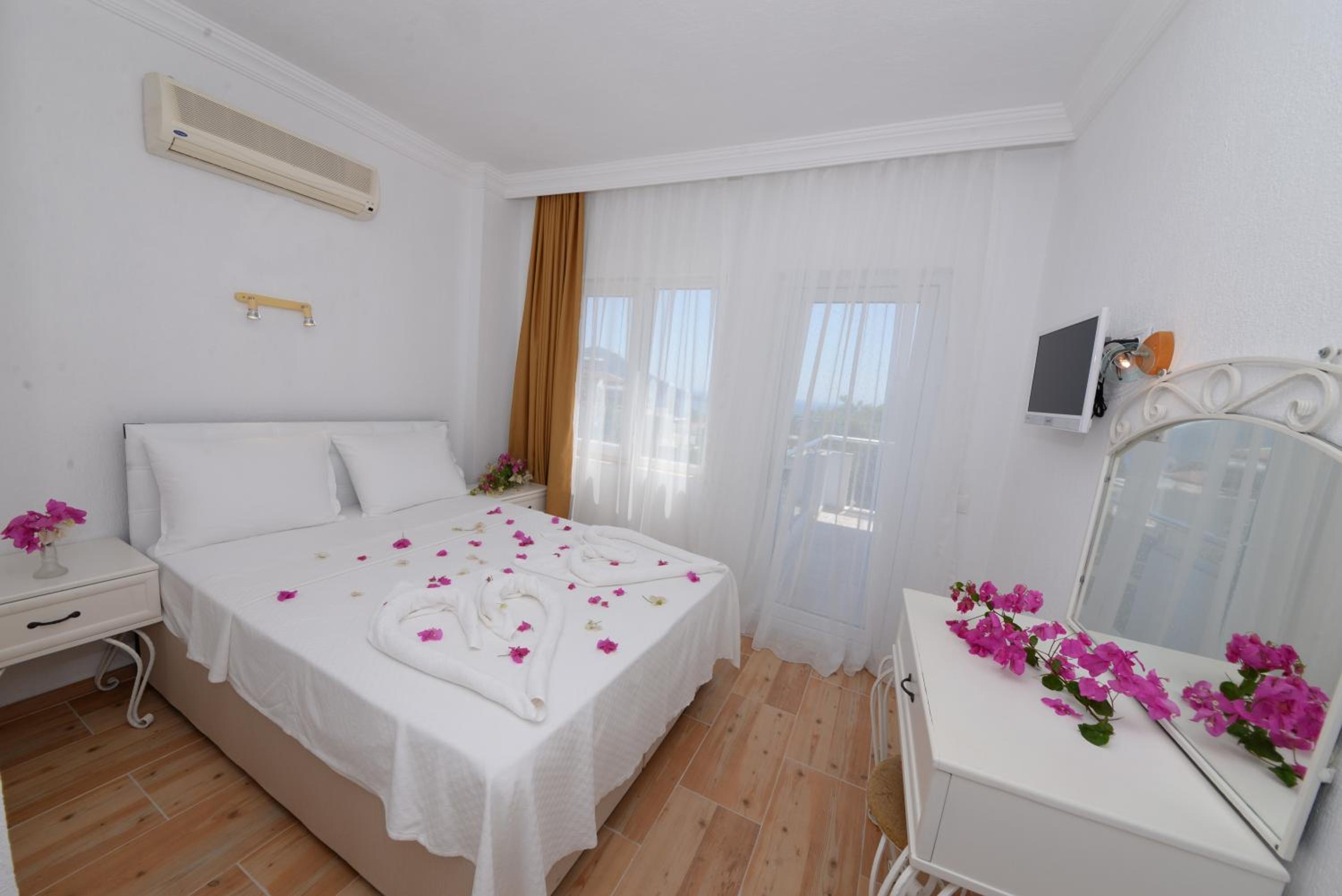 Double Room with Balcony and Sea View photo 1