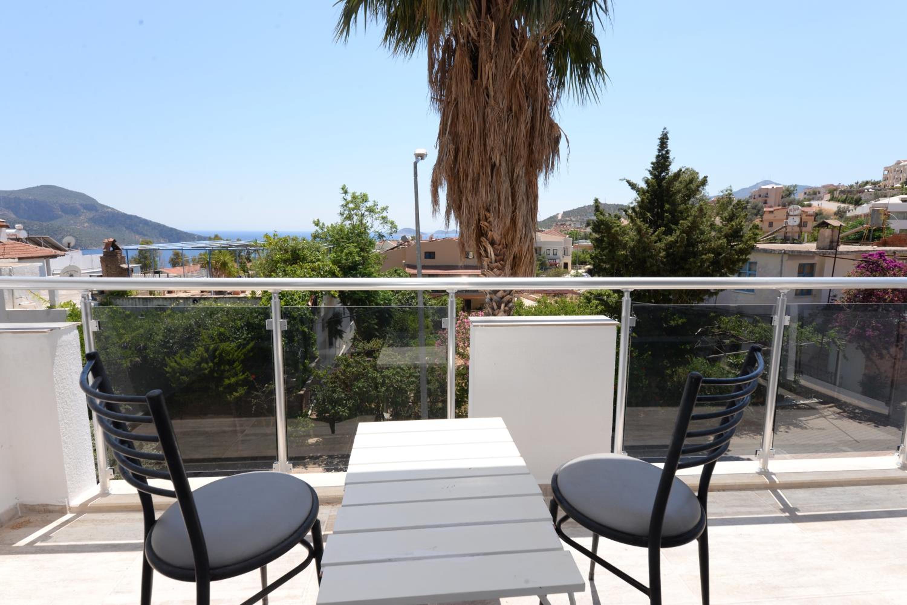 Family Room with Sea View photo 2