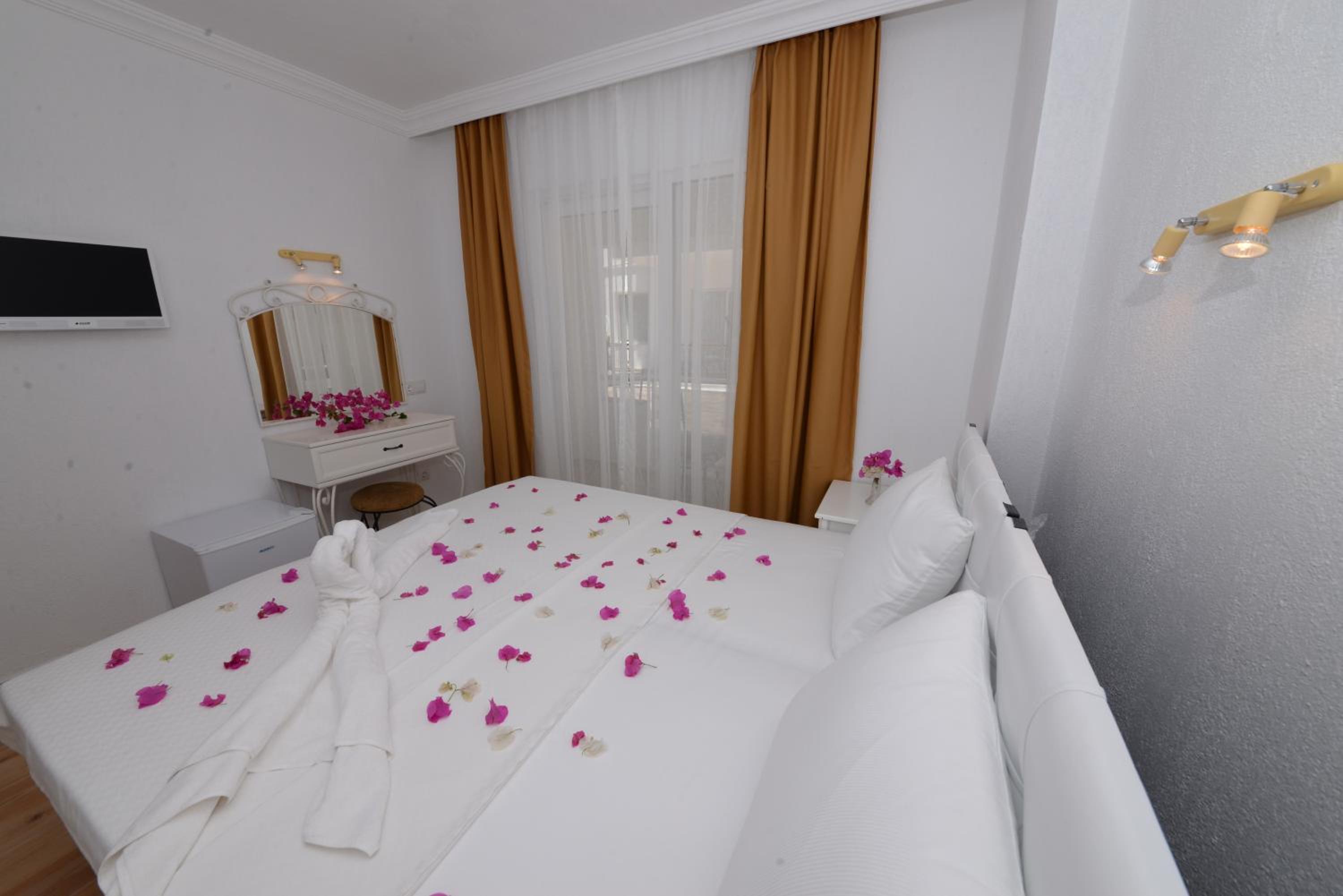 Standard Double or Twin Room photo 2