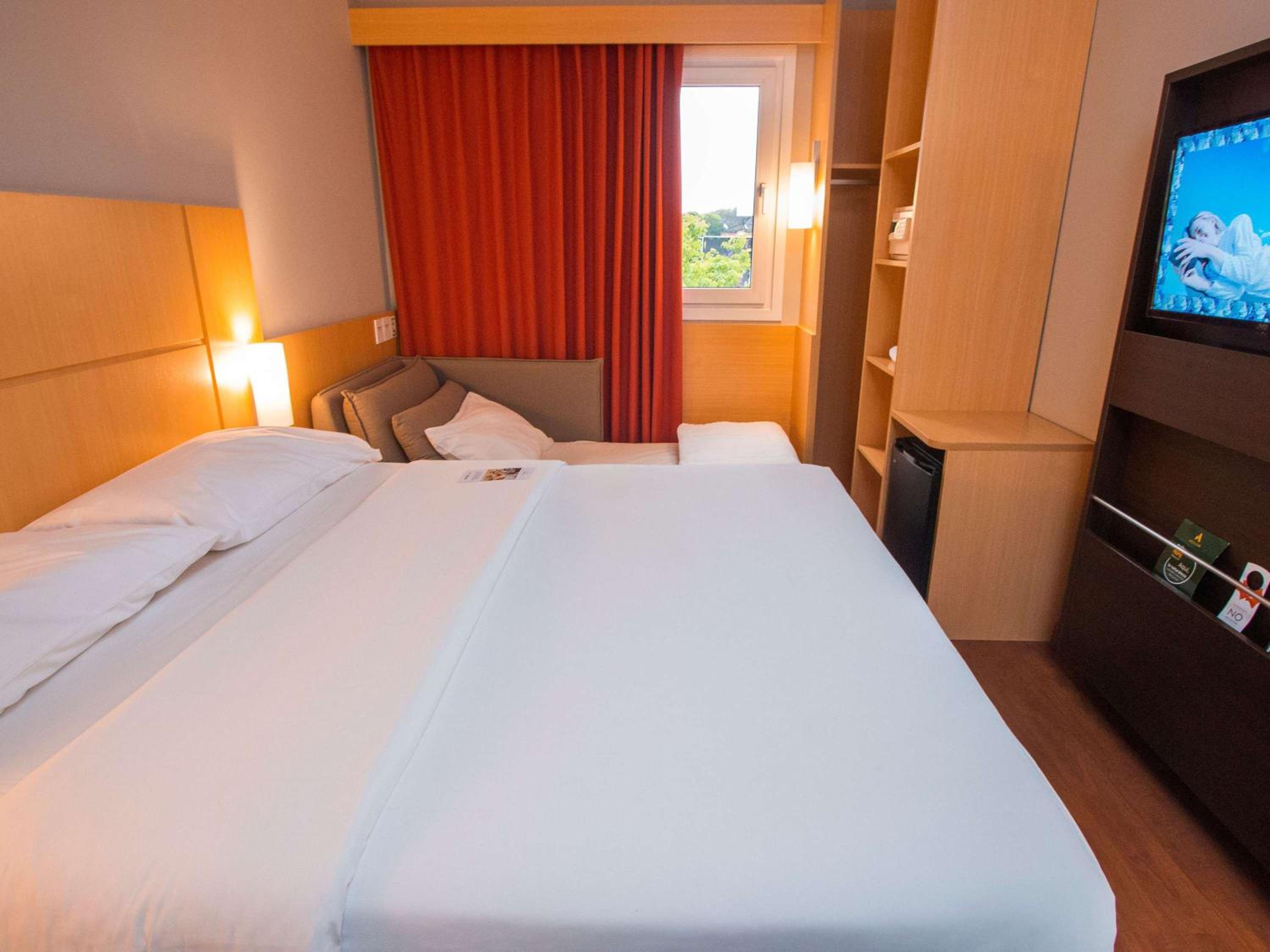 Double Room with Extra Bed photo 2
