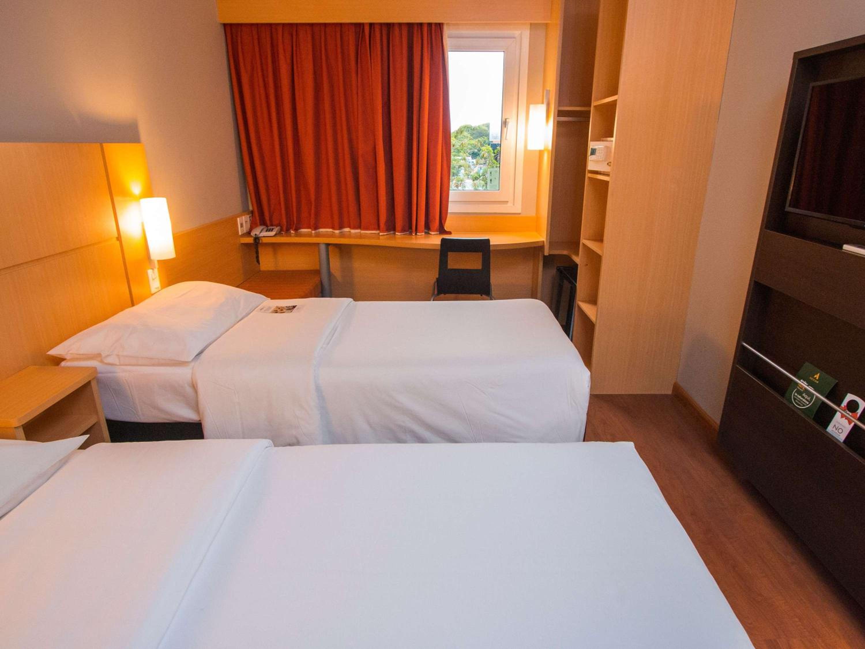 Standard Twin Room photo 2