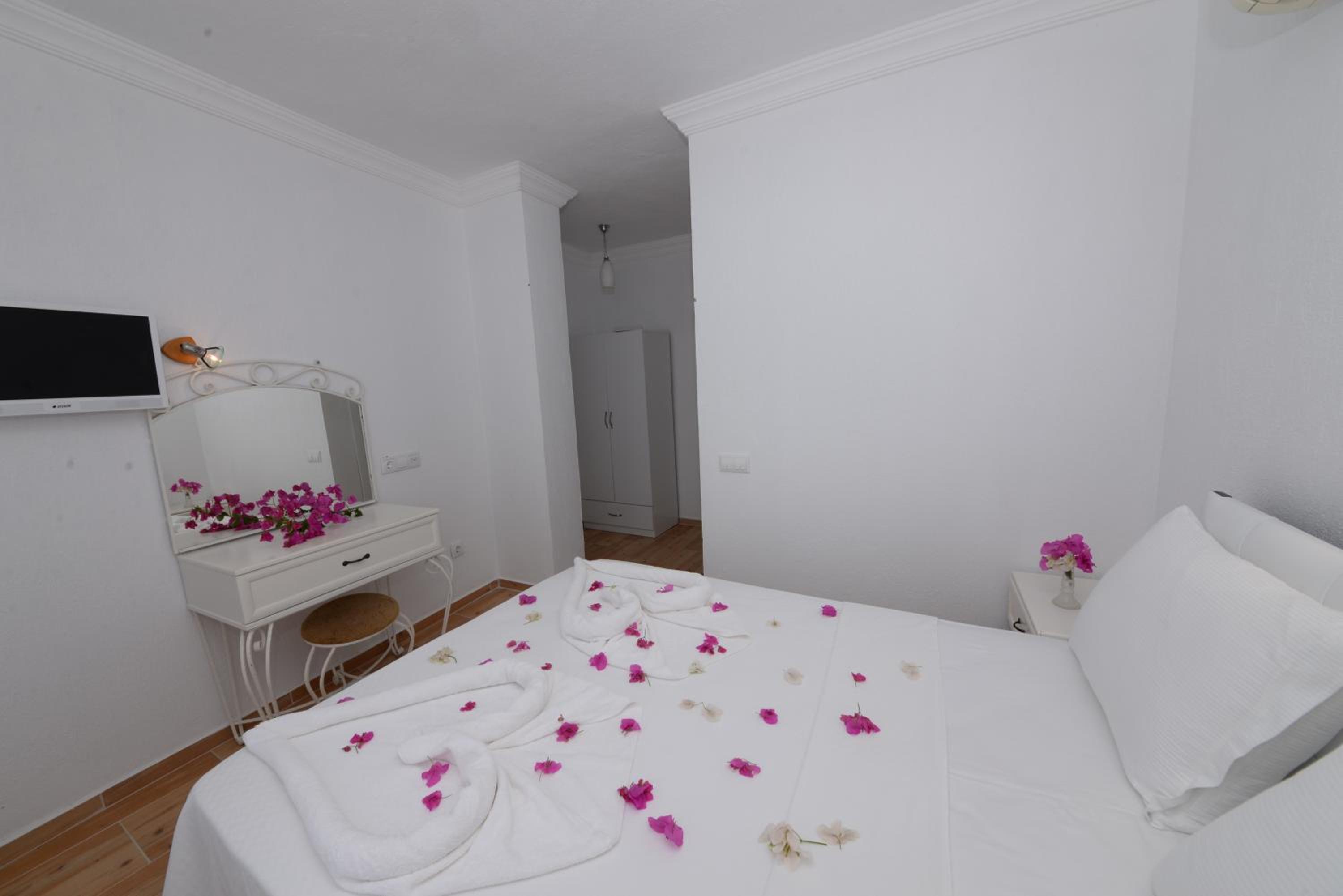 Double Room with Balcony and Sea View photo 2