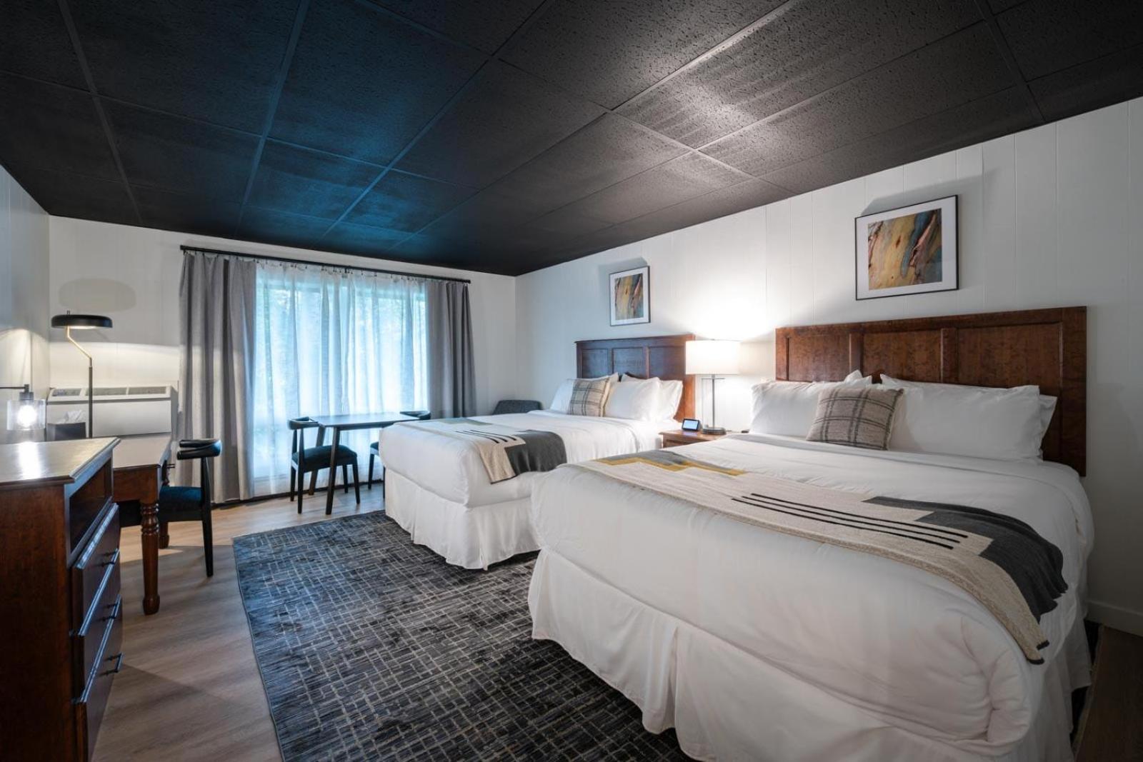 Deluxe Queen Room - Photo 2