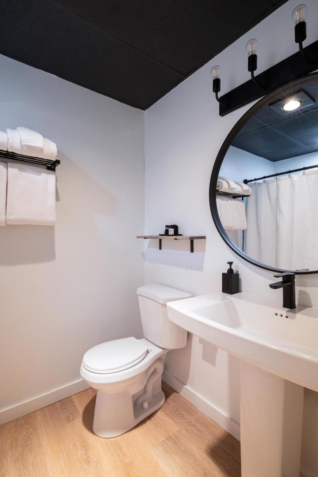 Deluxe Suite - Photo 2
