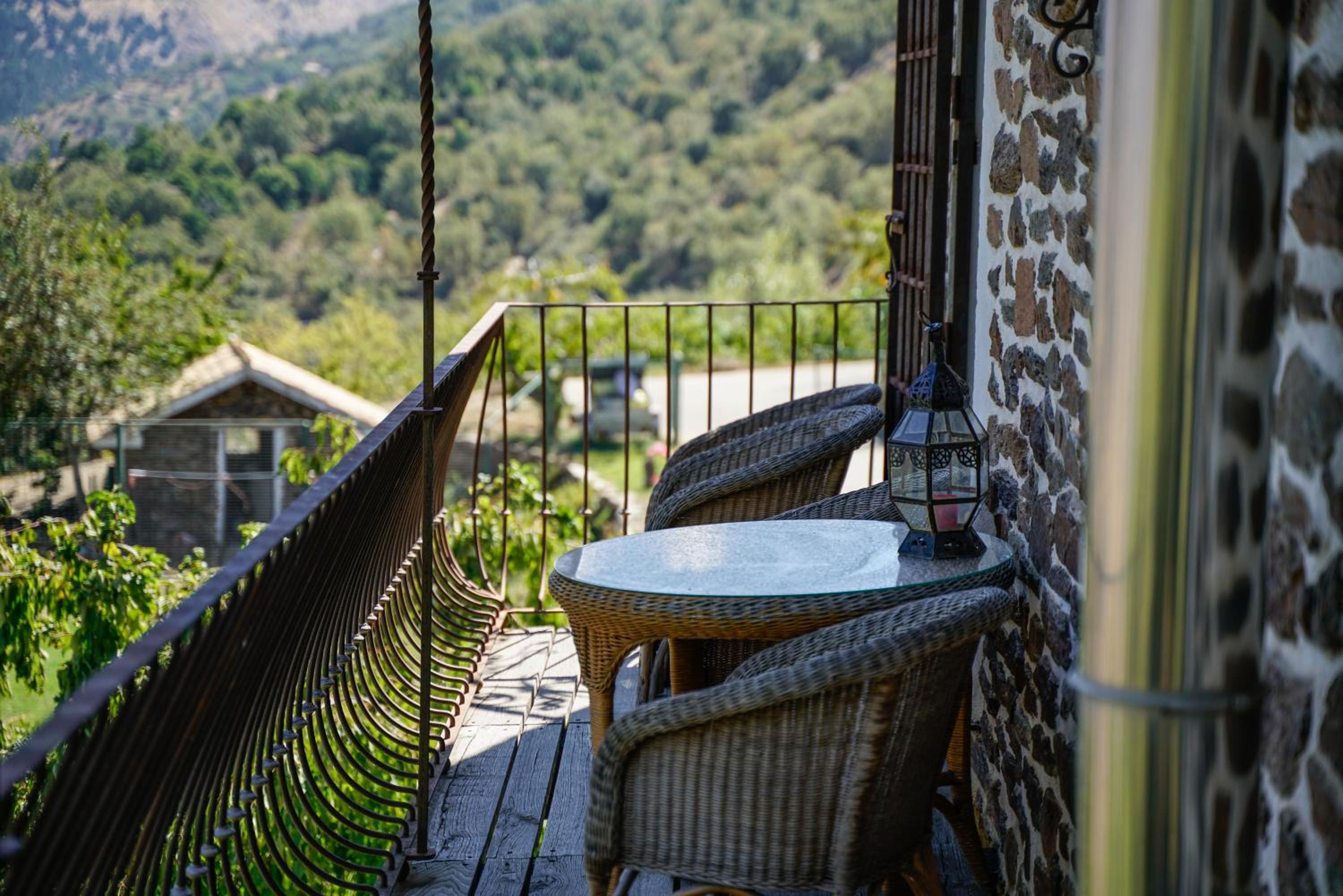 Deluxe Double Room with Balcony - Photo 23