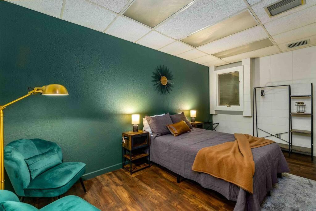 Three-Bedroom House photo 1