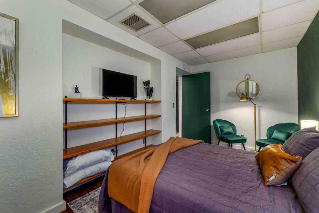 Three-Bedroom House photo 2