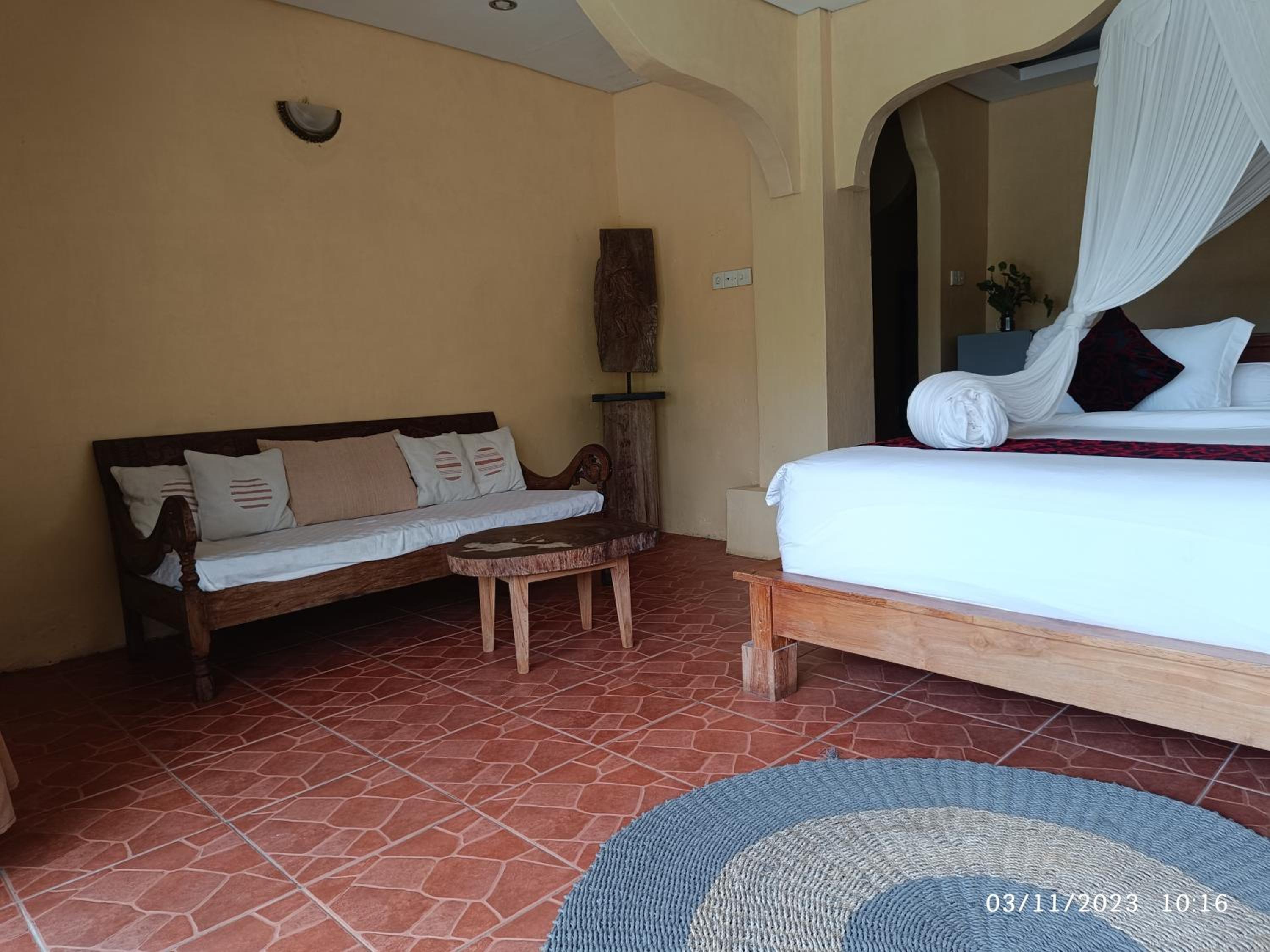 Junior Suite with Mountain and Pool View  - Photo 8