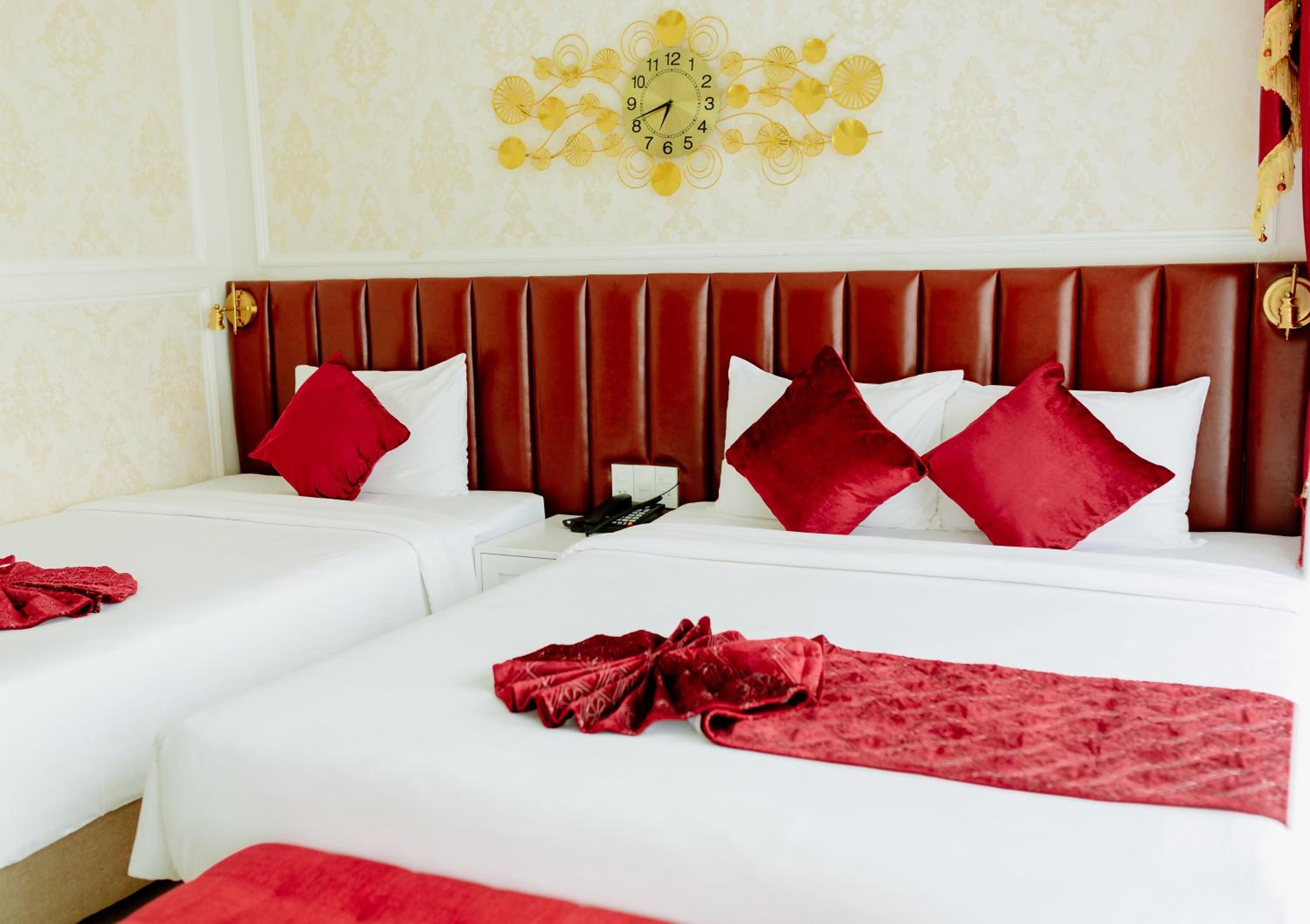 Deluxe Triple Room with Sea View - Photo 4
