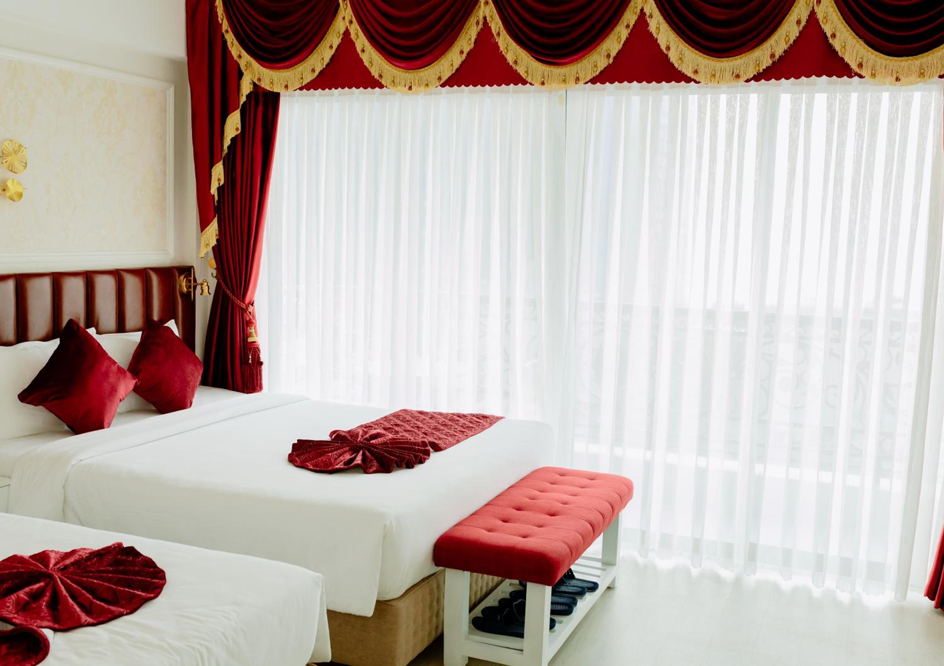 Deluxe Triple Room with Sea View - Photo 2