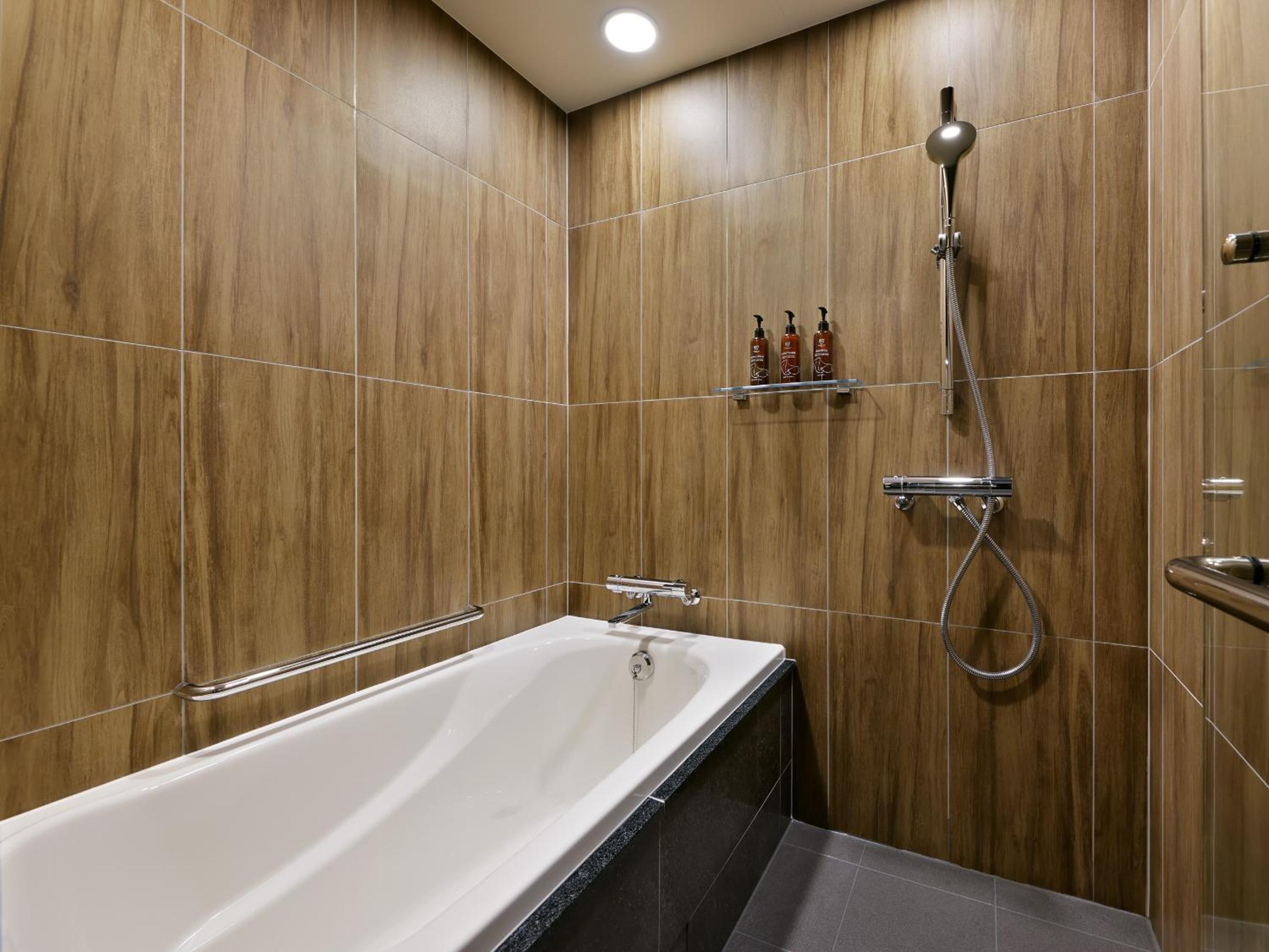 Superior Twin Room with Park View - Gallery Floor - Photo 2
