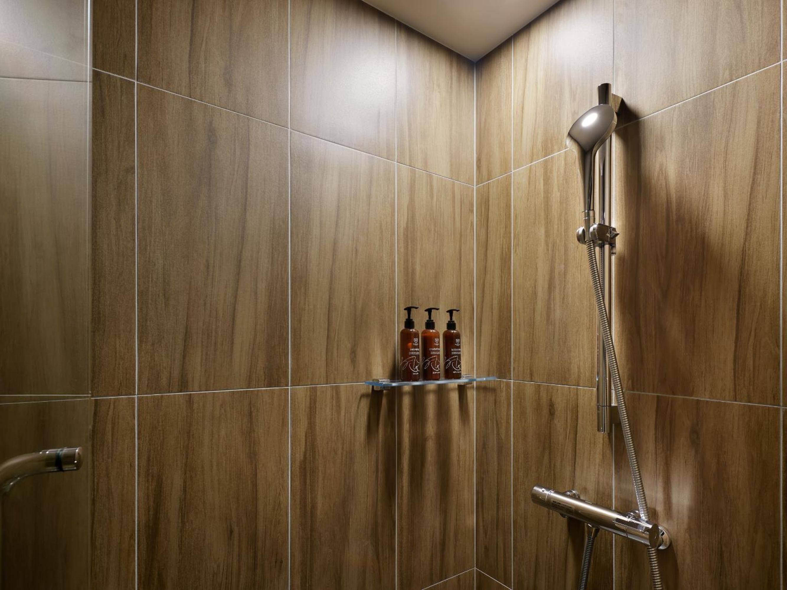 Standard Double Room with Shower Booth - Gallery Floor - Photo 2