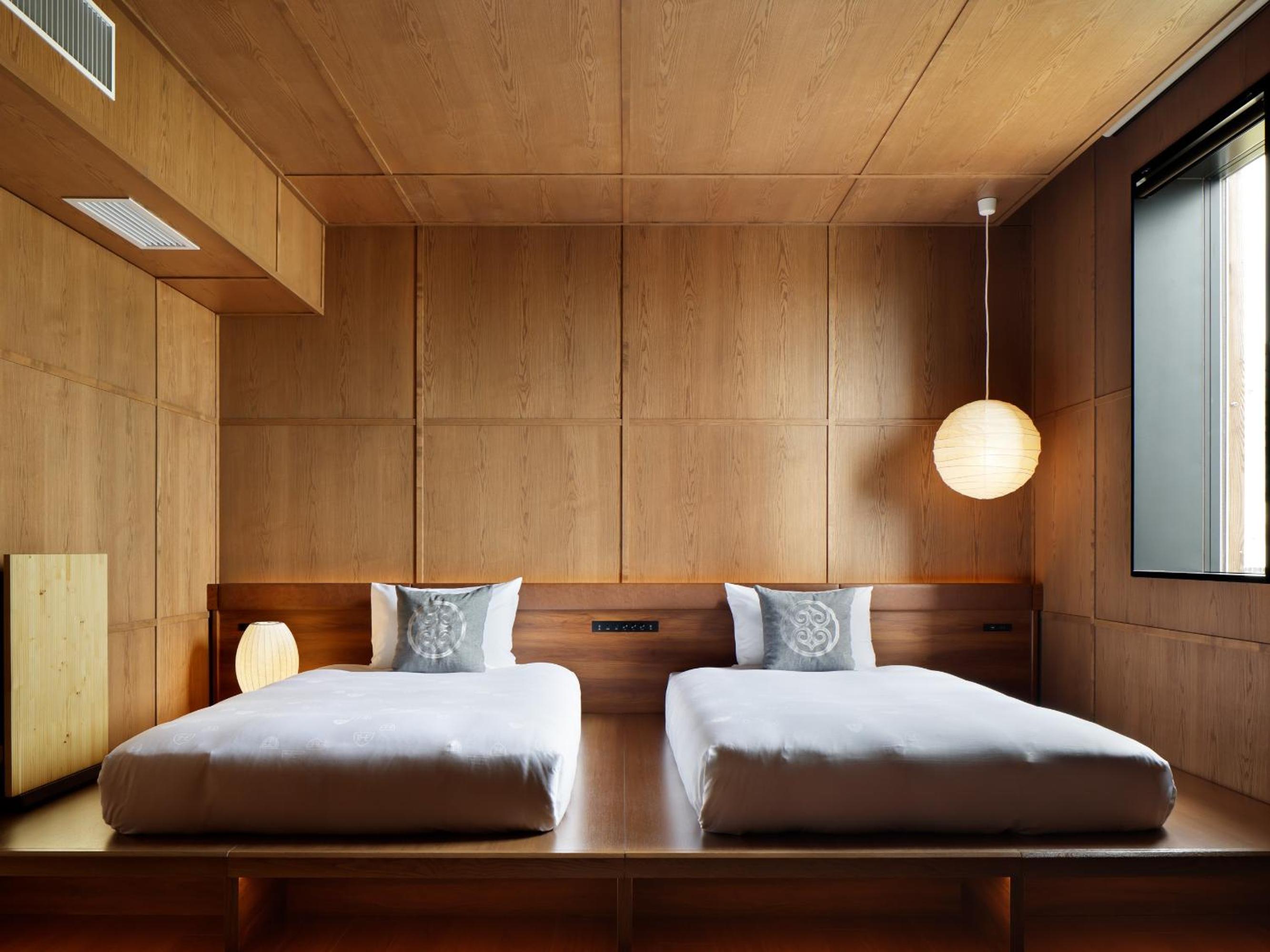 Suite with Park View - Photo 7