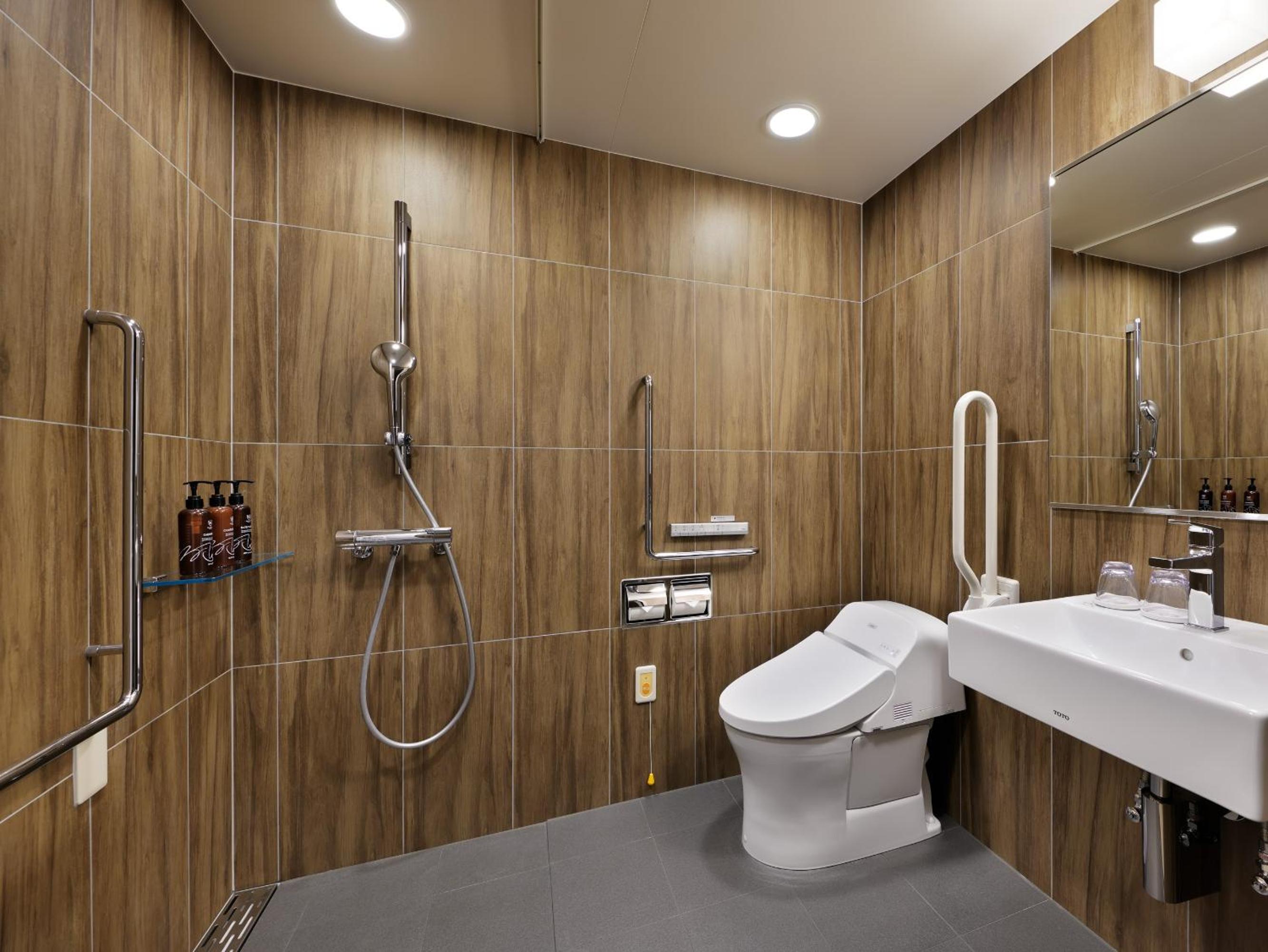 Universal Room with Shower Booth - Gallery Floor - Photo 2