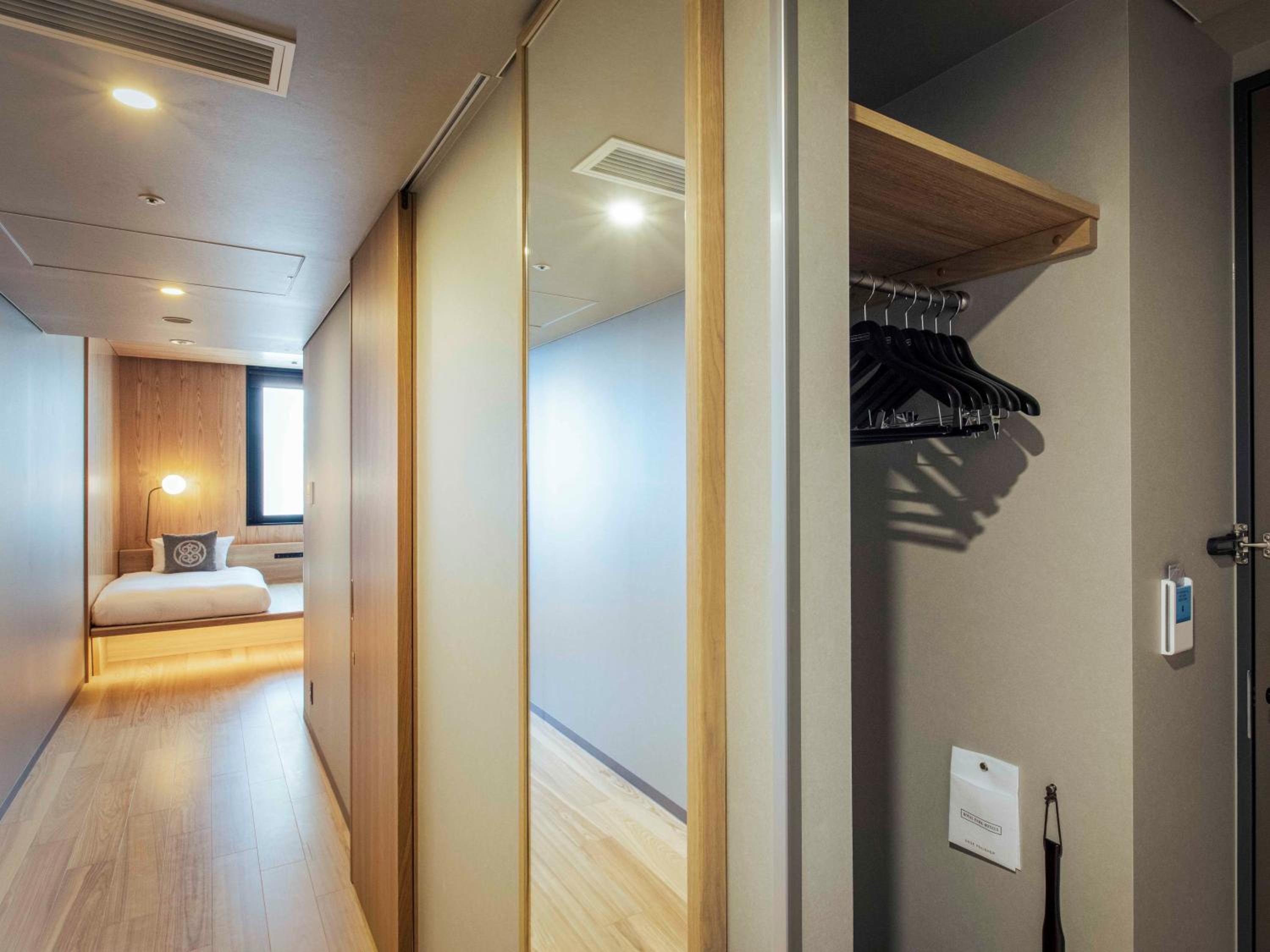 Deluxe Twin Room with Park View - Cabin Floor - Photo 1