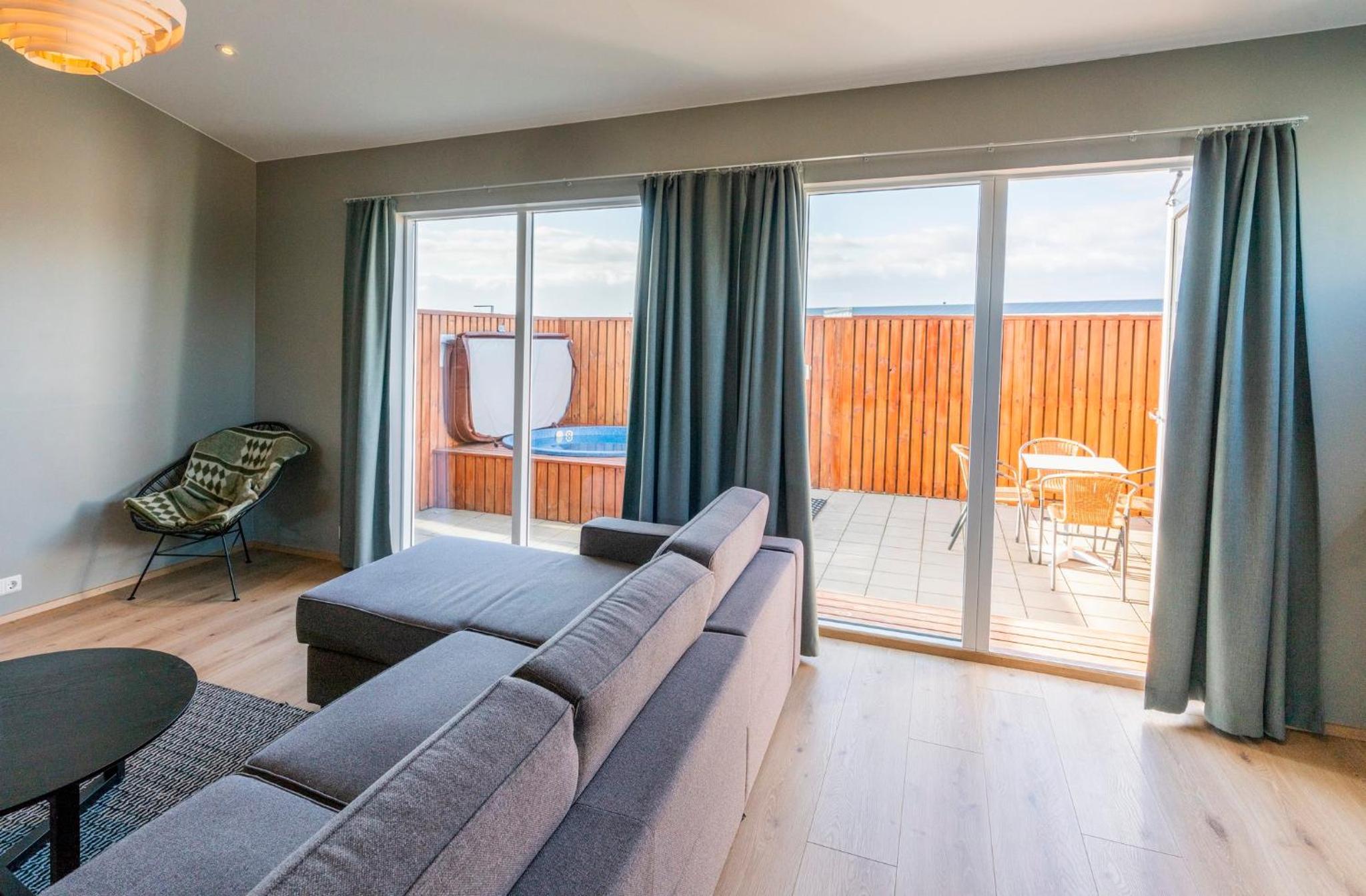 Deluxe Suite with Hot Tub