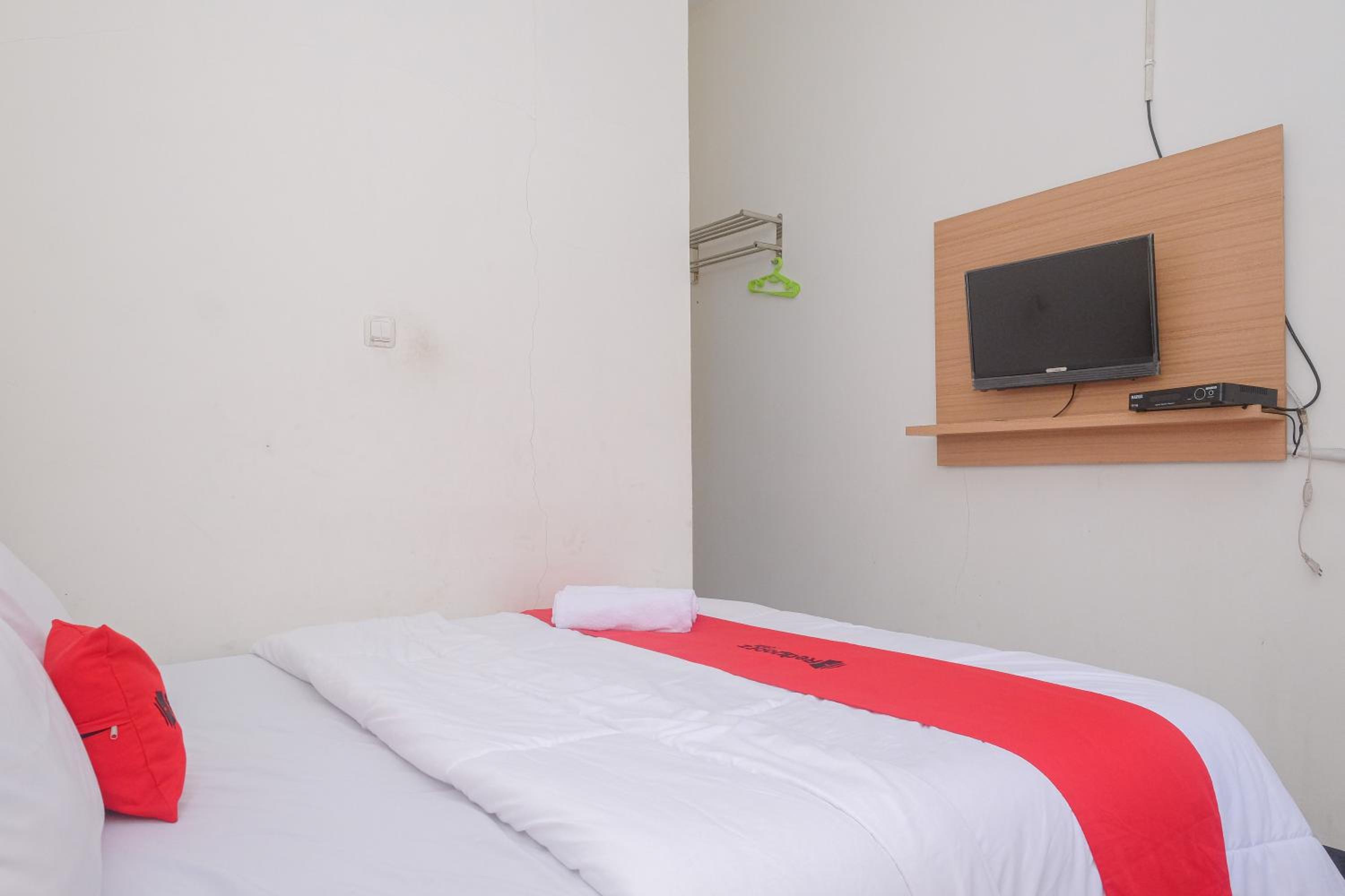 Deluxe Double Room - Photo 15