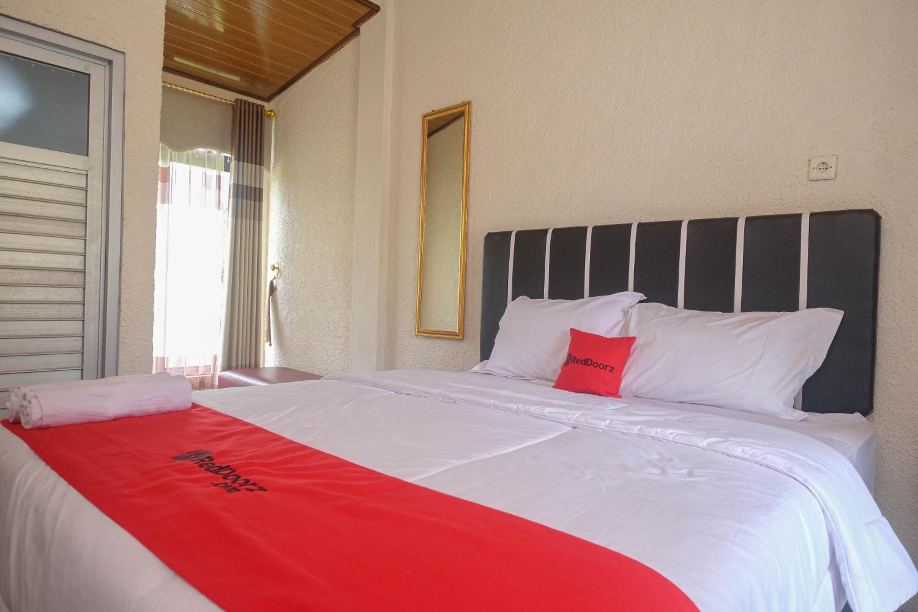 Deluxe Double Room - Photo 8