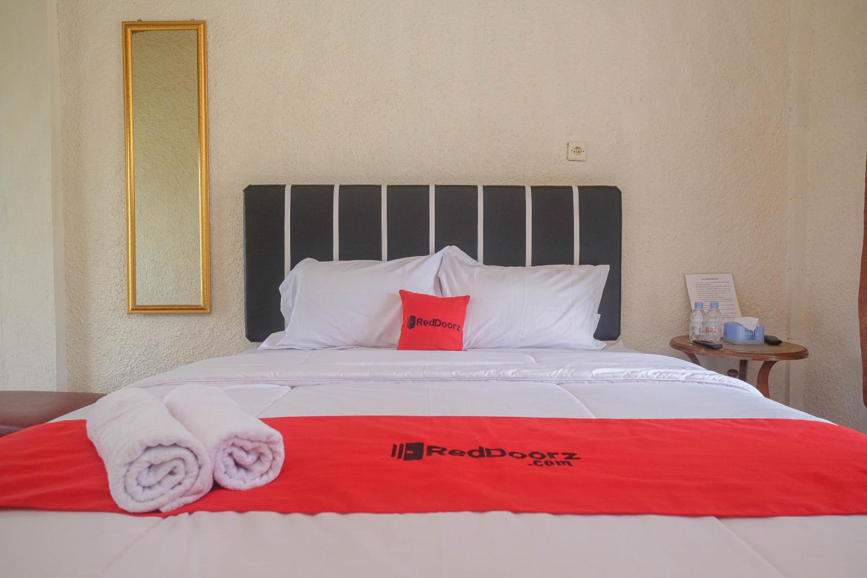 Deluxe Double Room - Photo 10