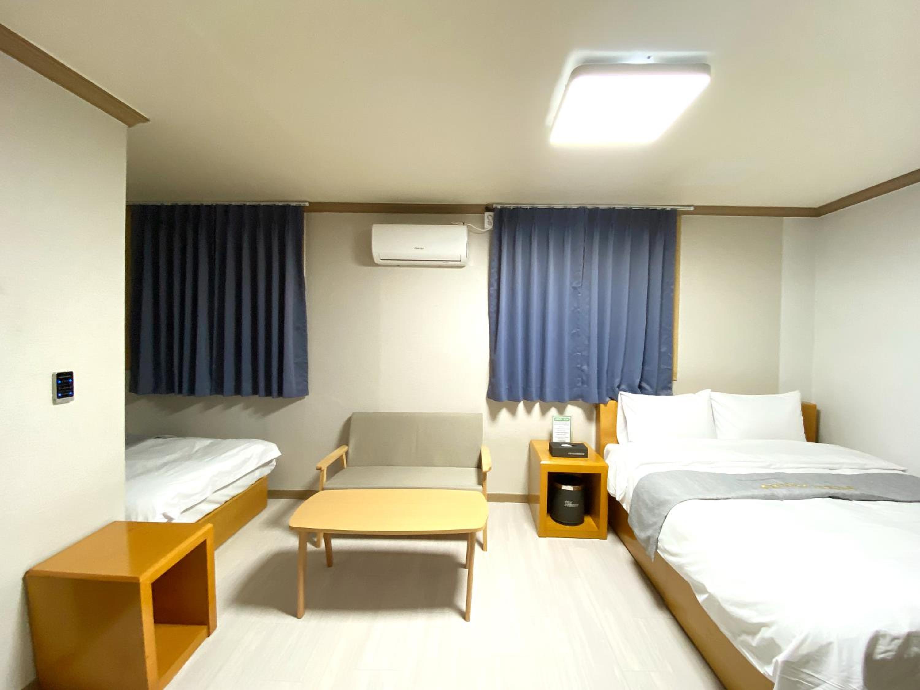 Superior Twin Room - Photo 1