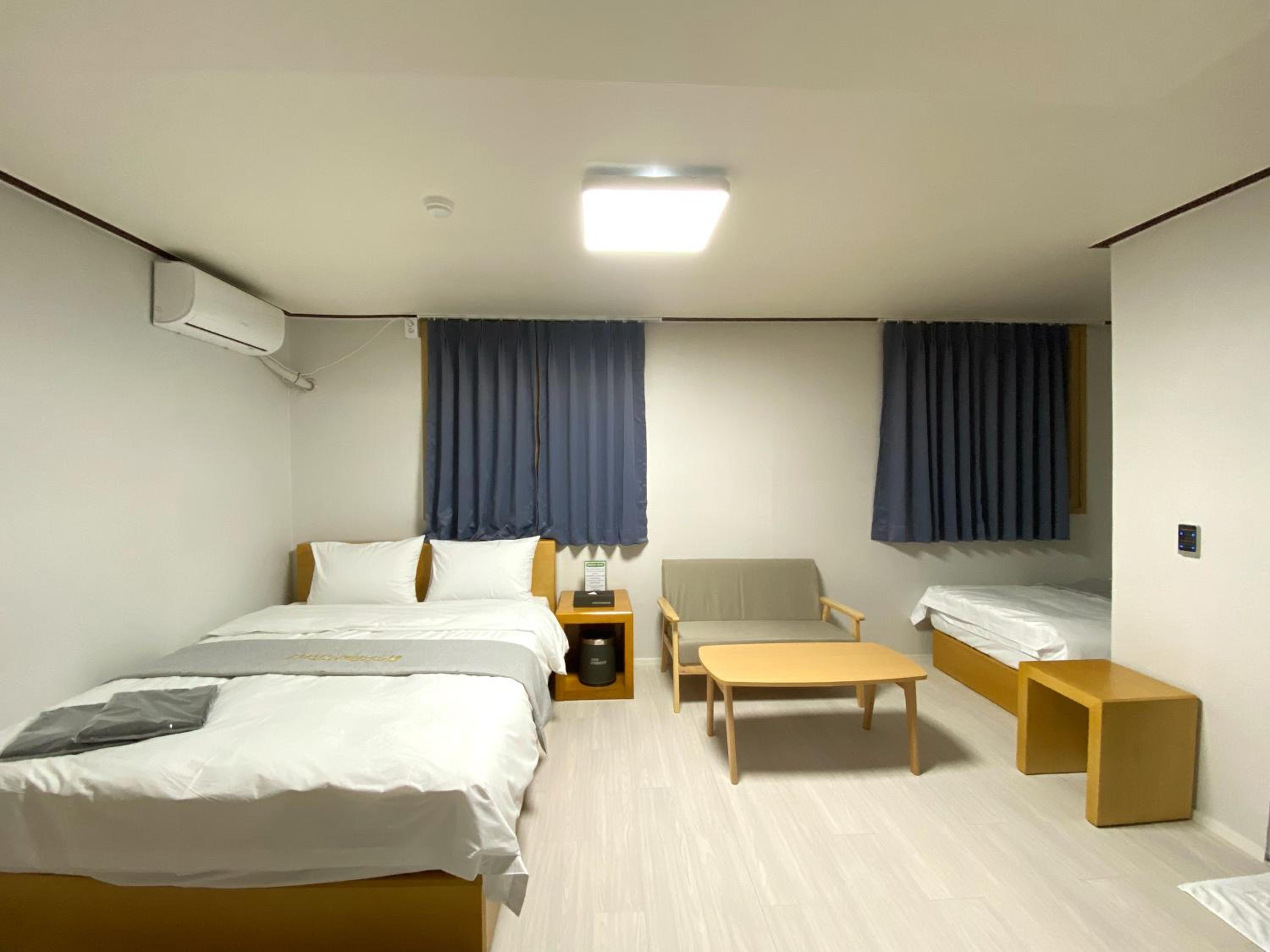 Superior Twin Room - Photo 4