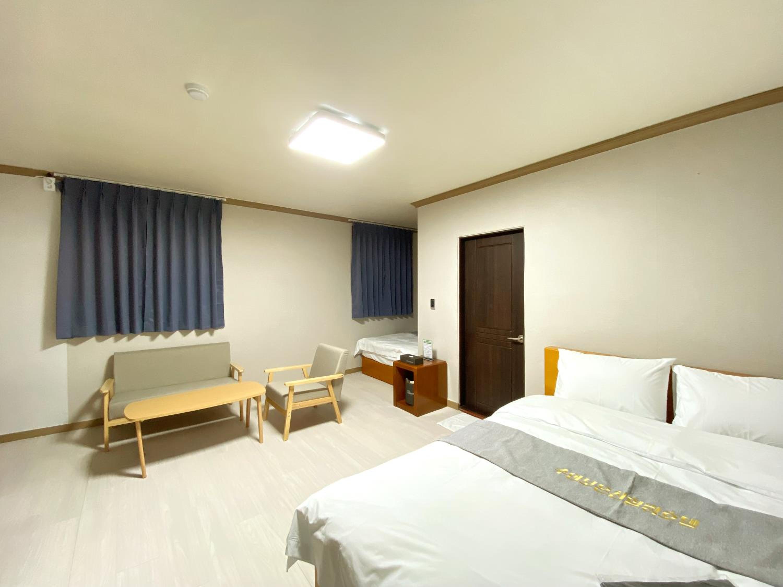 Superior Twin Room - Photo 2