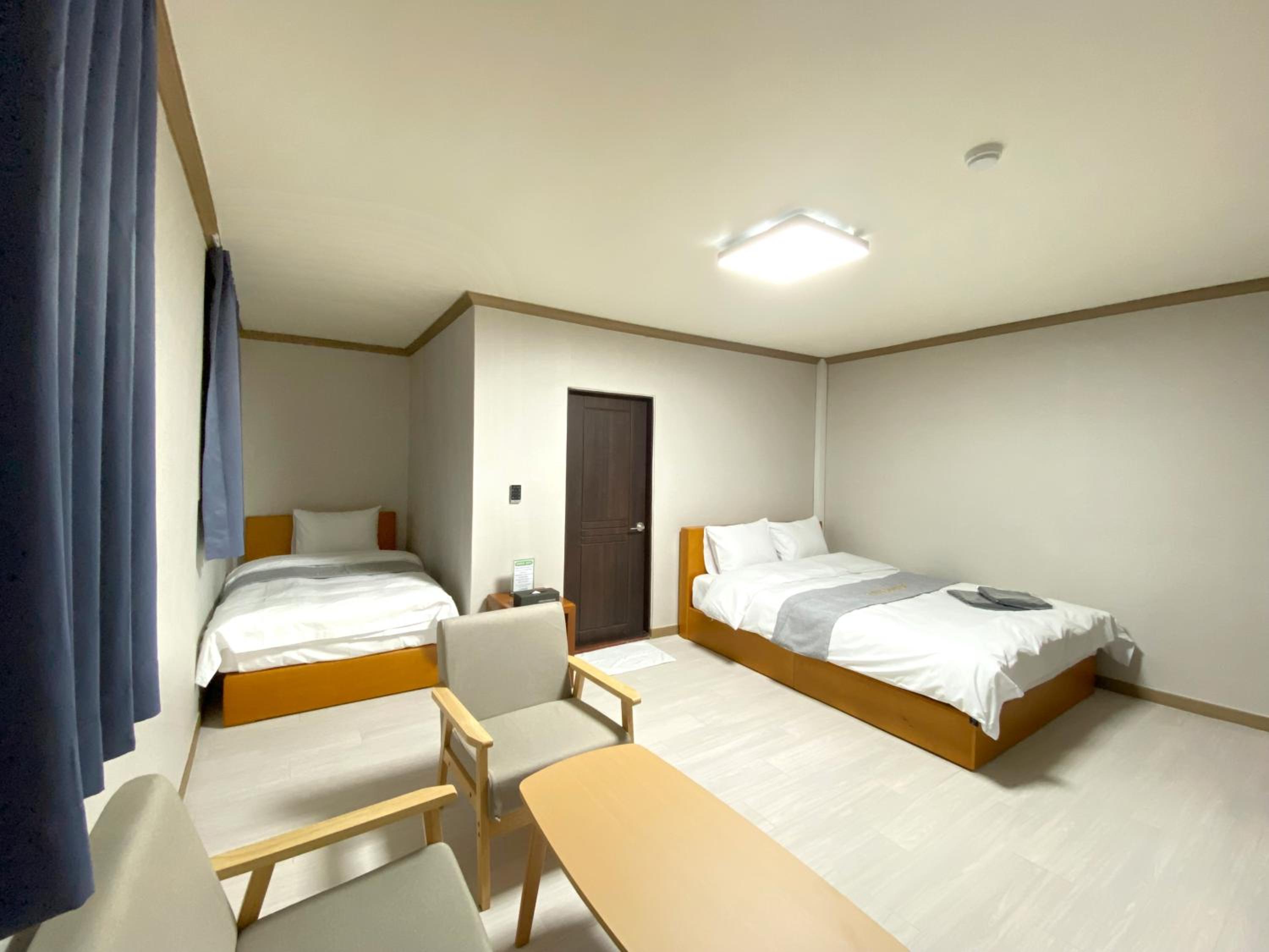 Superior Twin Room - Photo 7