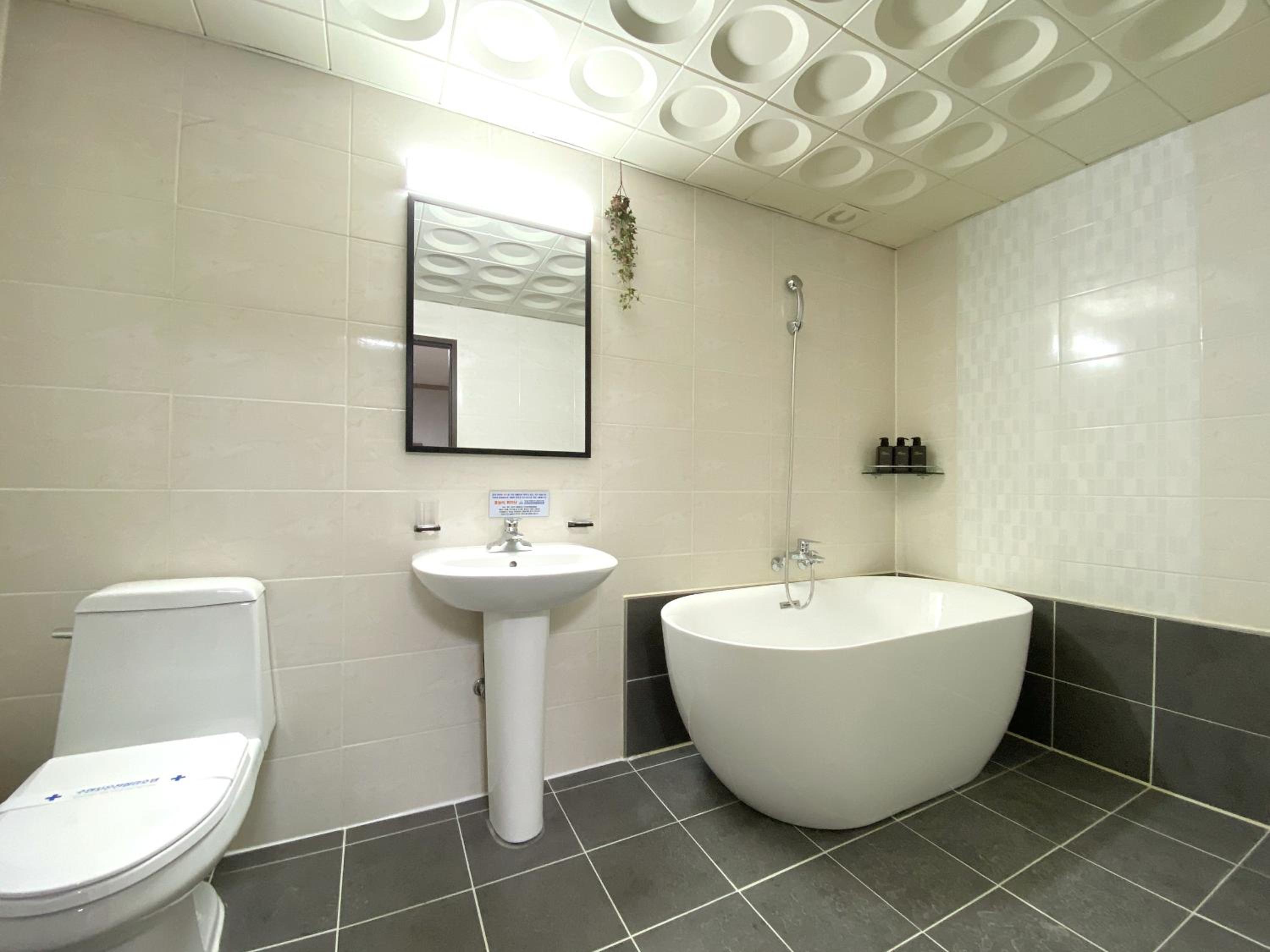 Superior Twin Room - Photo 13