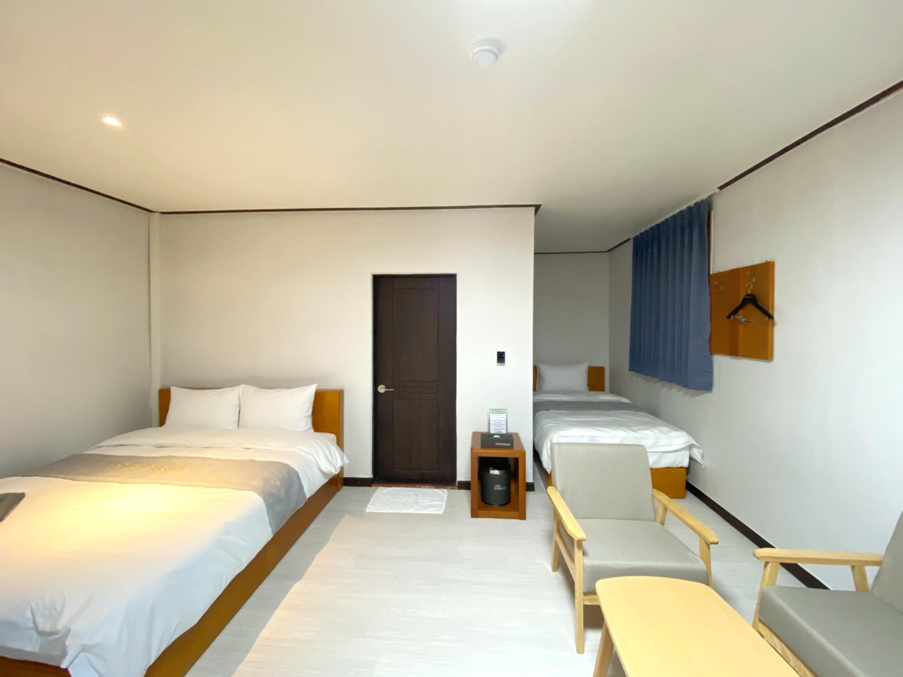 Superior Twin Room - Photo 8