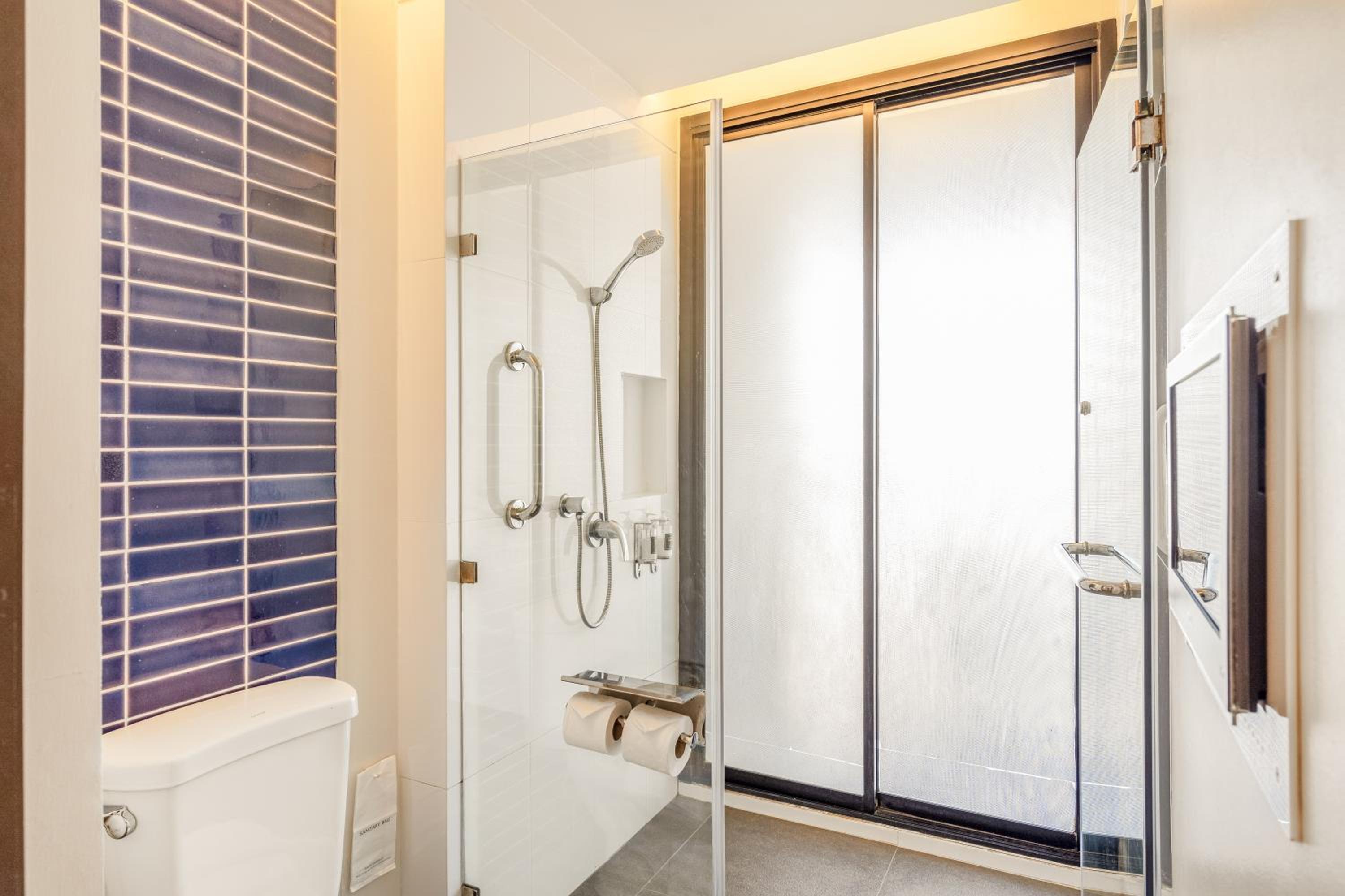 Deluxe Double or Twin Room with Pool View photo 3