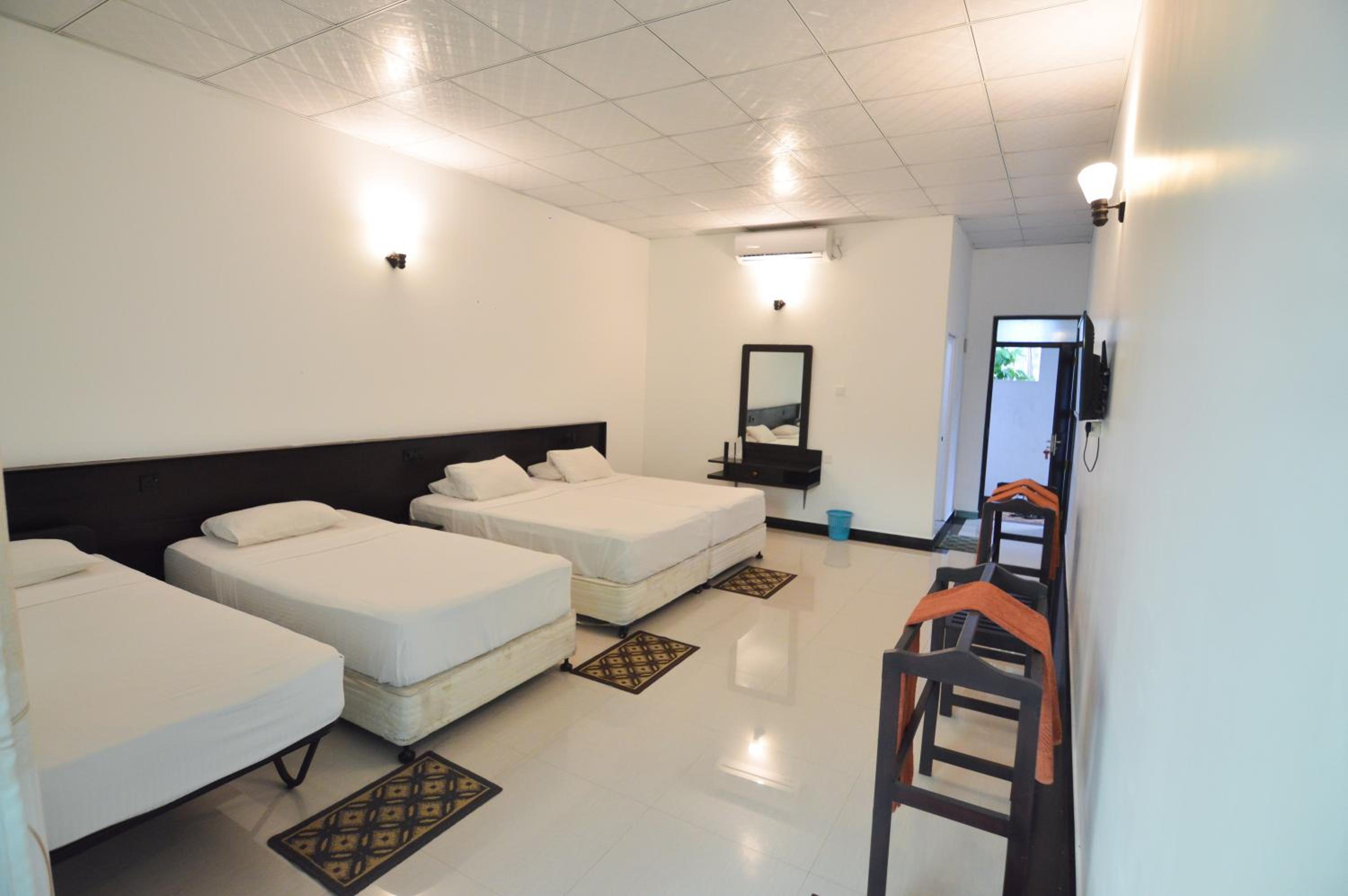 Deluxe Family Suite photo 2