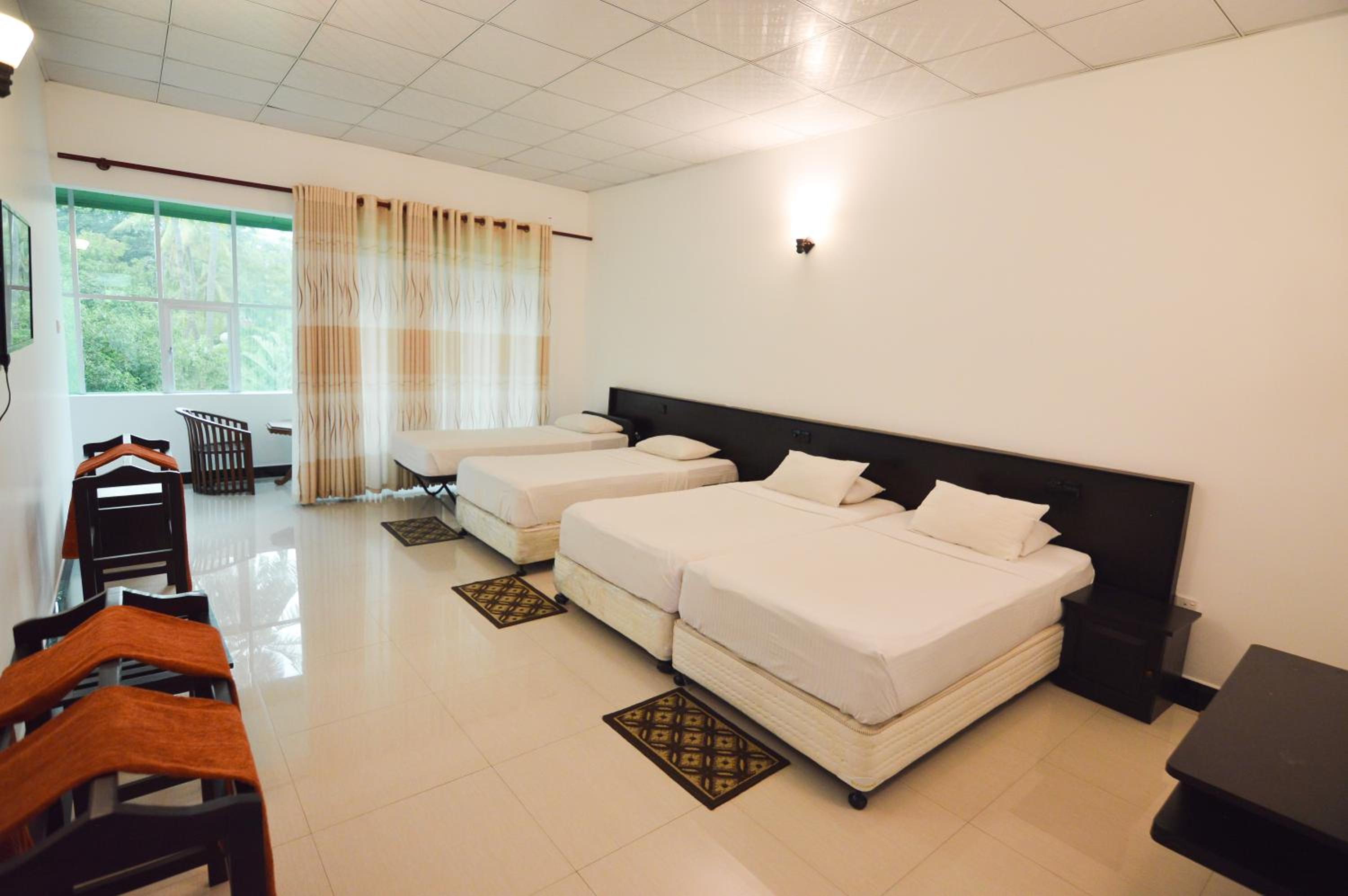 Deluxe Family Suite photo 1